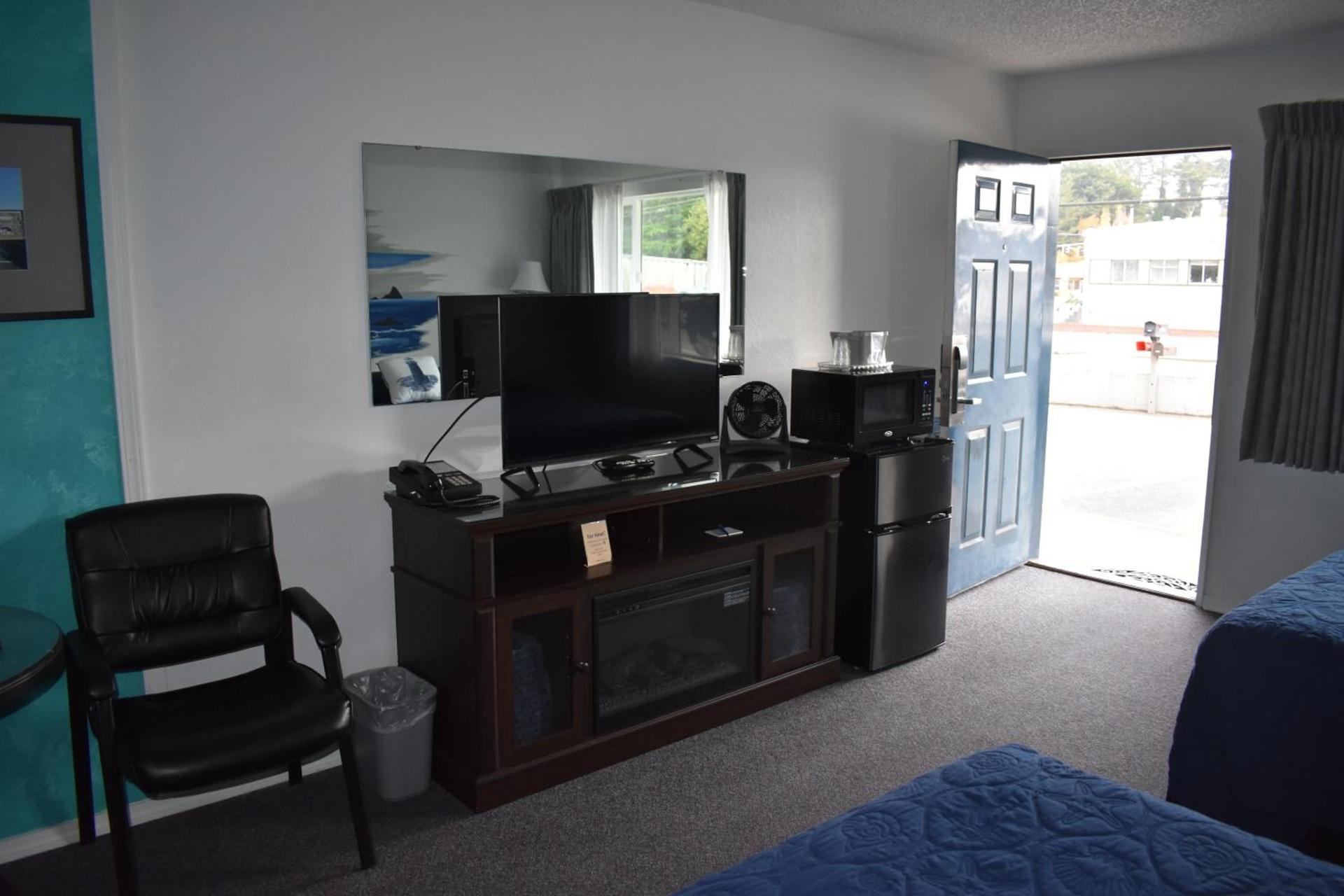 Lighthouse Cove Inn photo 34