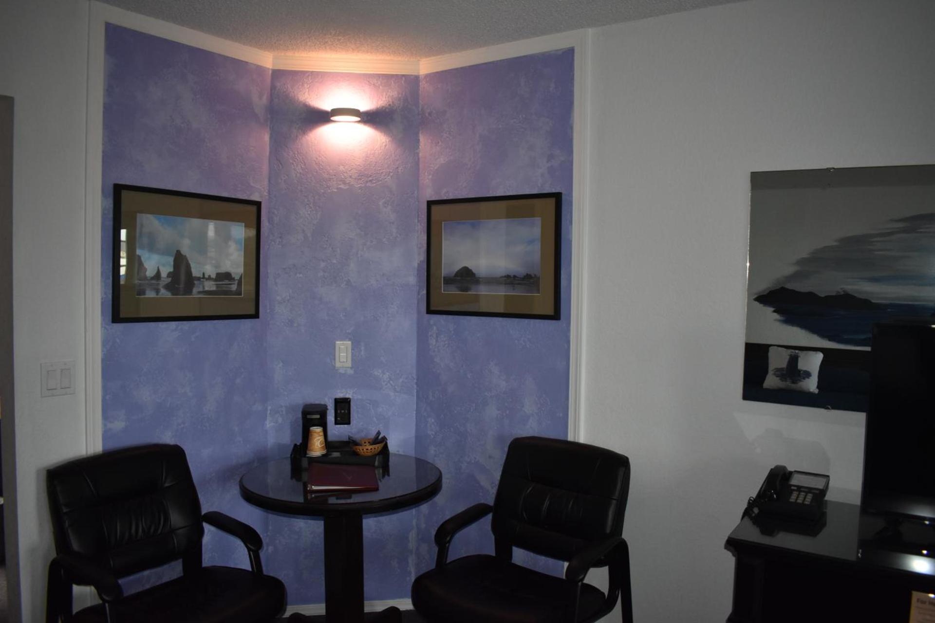 Lighthouse Cove Inn photo 42
