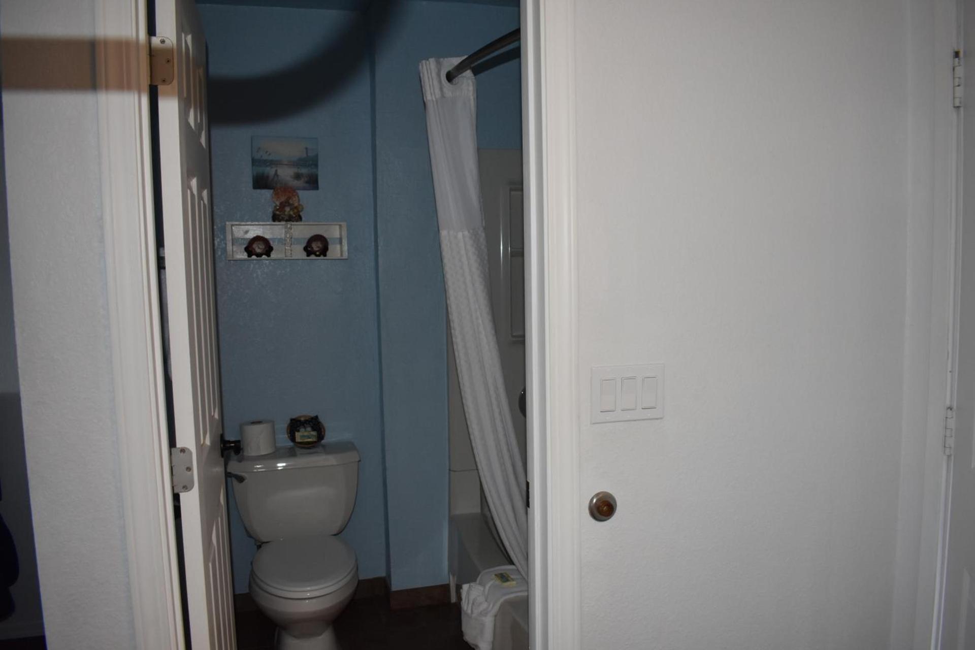 Lighthouse Cove Inn photo 66