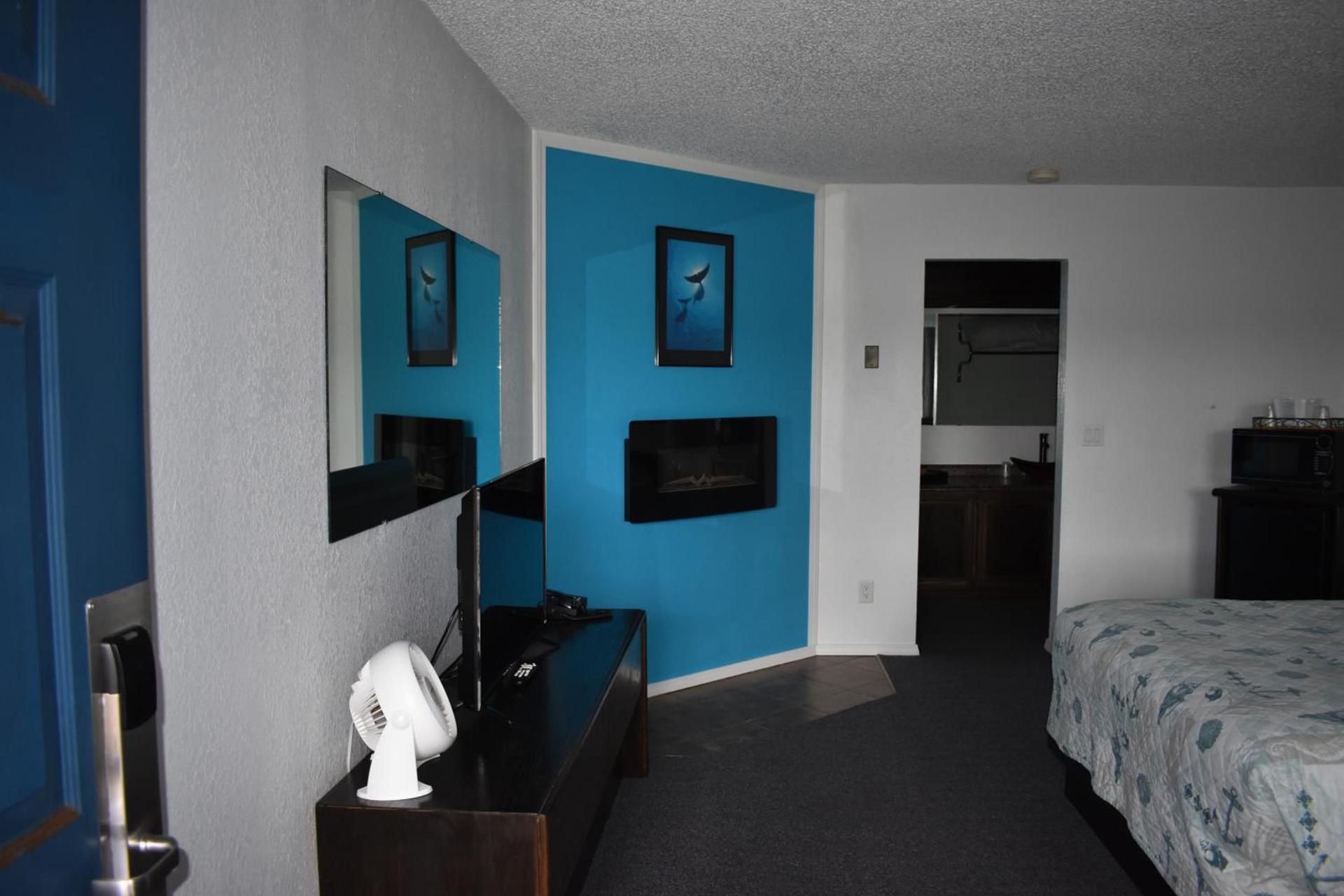 Lighthouse Cove Inn photo 60