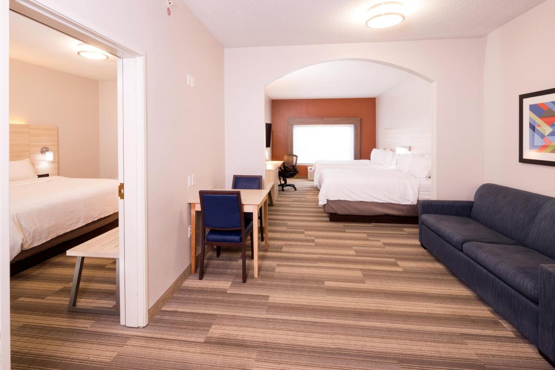Holiday Inn Express Hotel & Suites Grand Blanc by IHG photo 26
