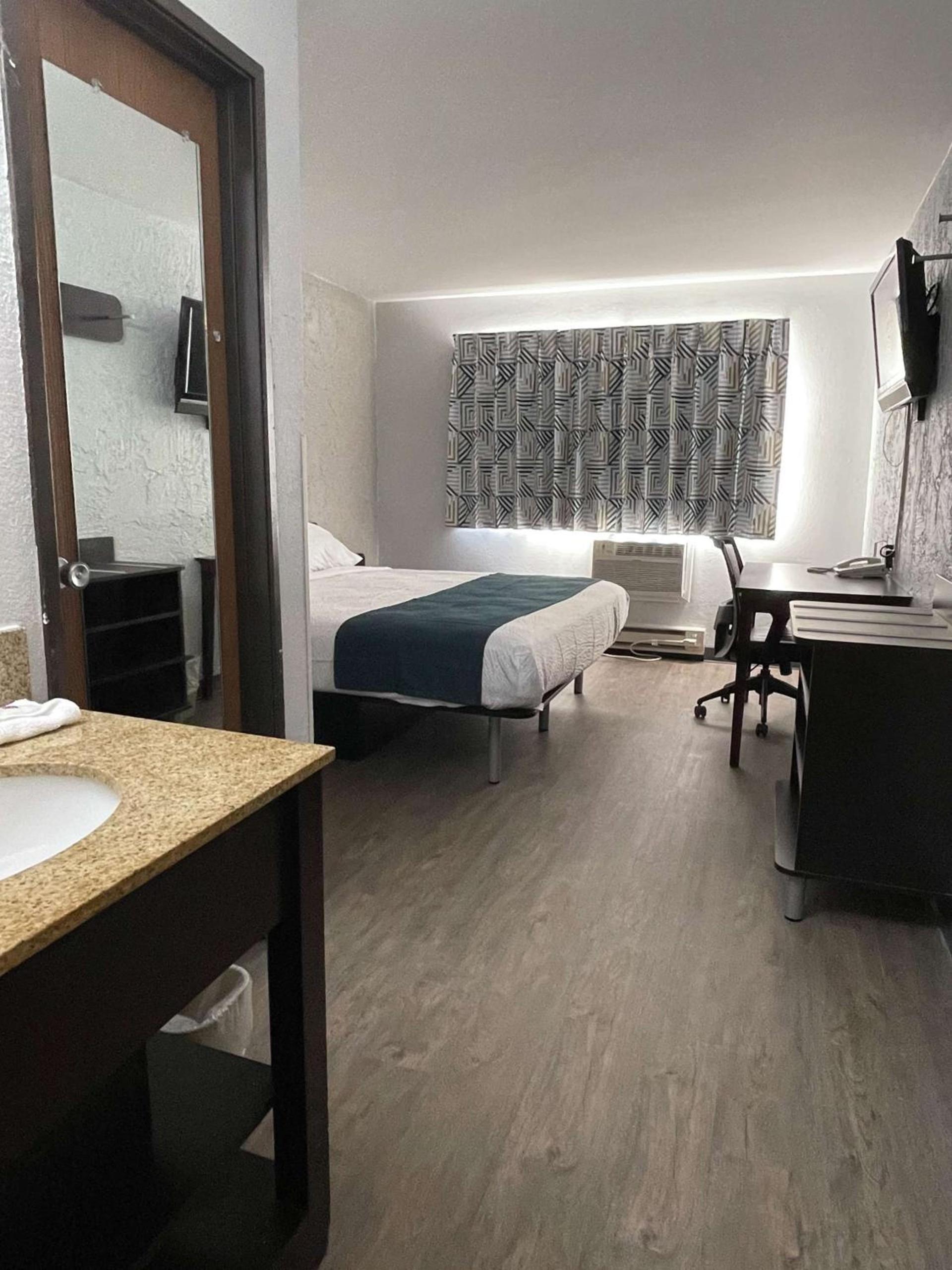 Motel 6-Green Bay, WI - Lambeau photo 8
