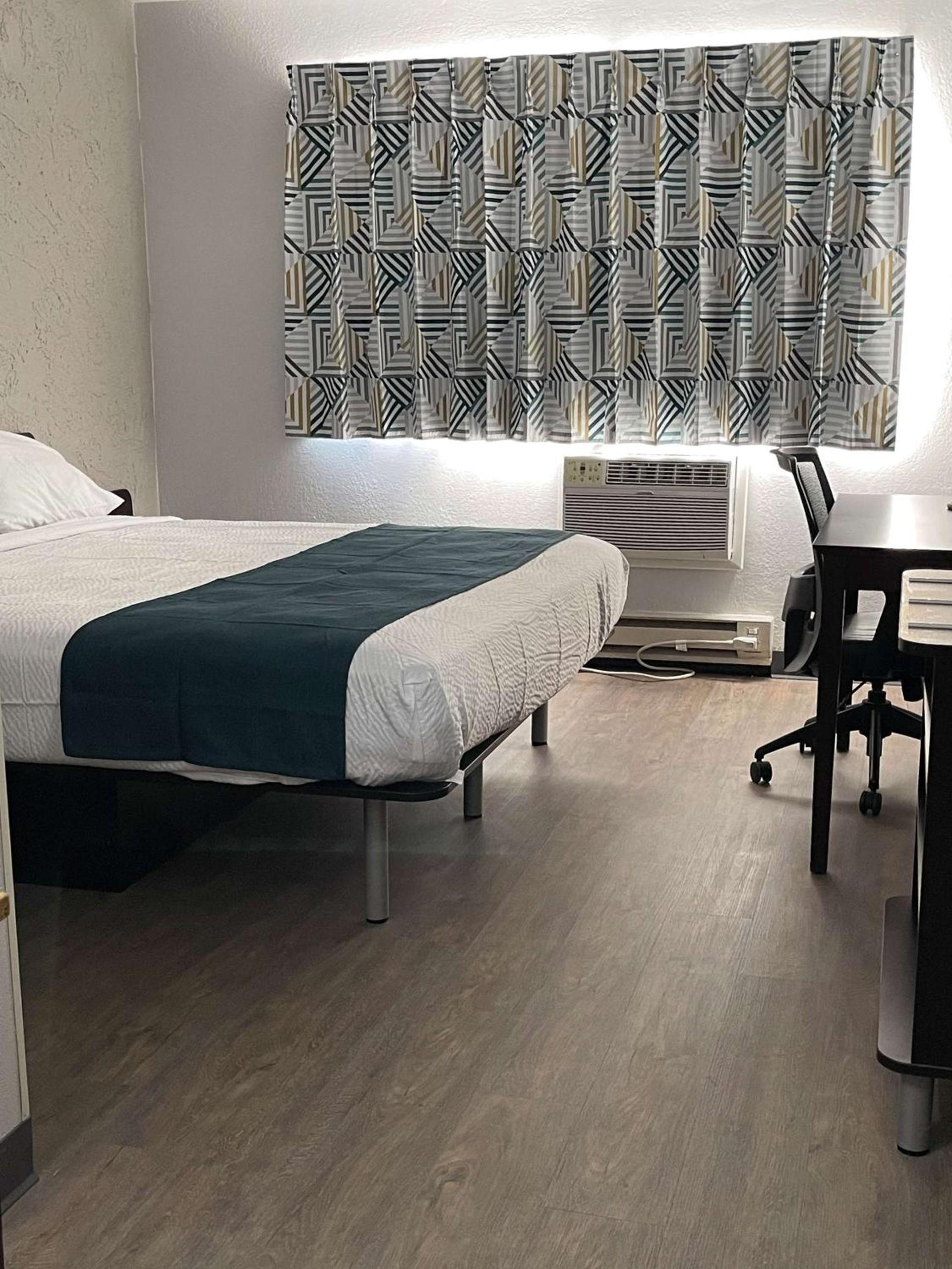 Motel 6-Green Bay, WI - Lambeau photo 9