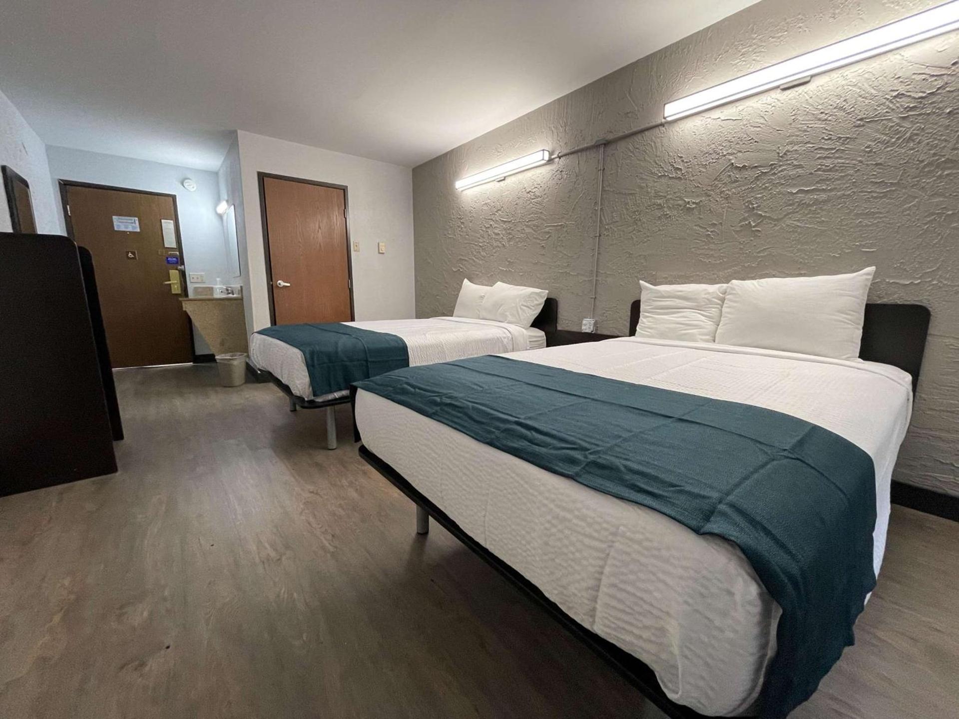 Motel 6-Green Bay, WI - Lambeau photo 4
