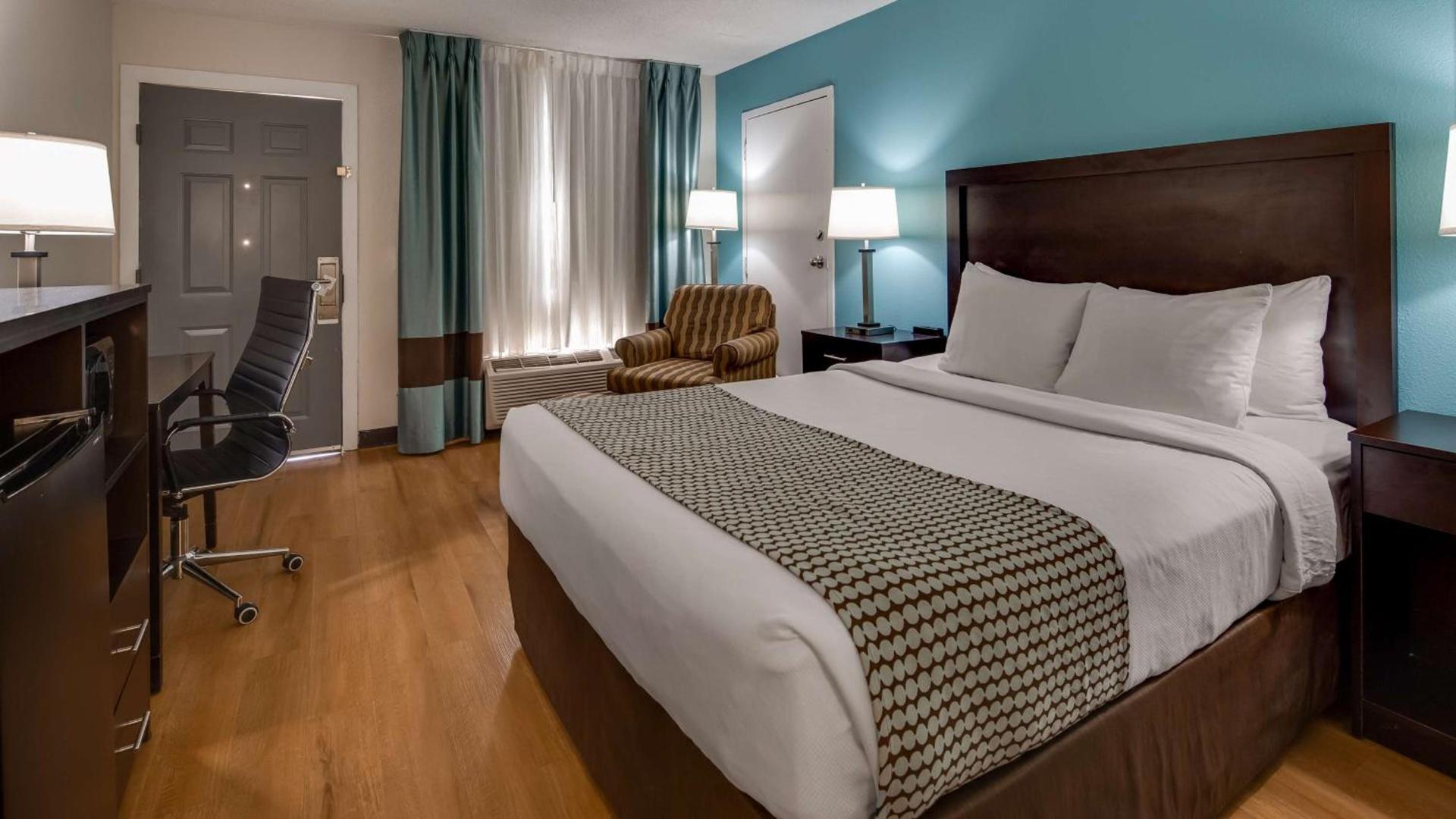 SureStay Plus Hotel by Best Western Asheboro photo 11