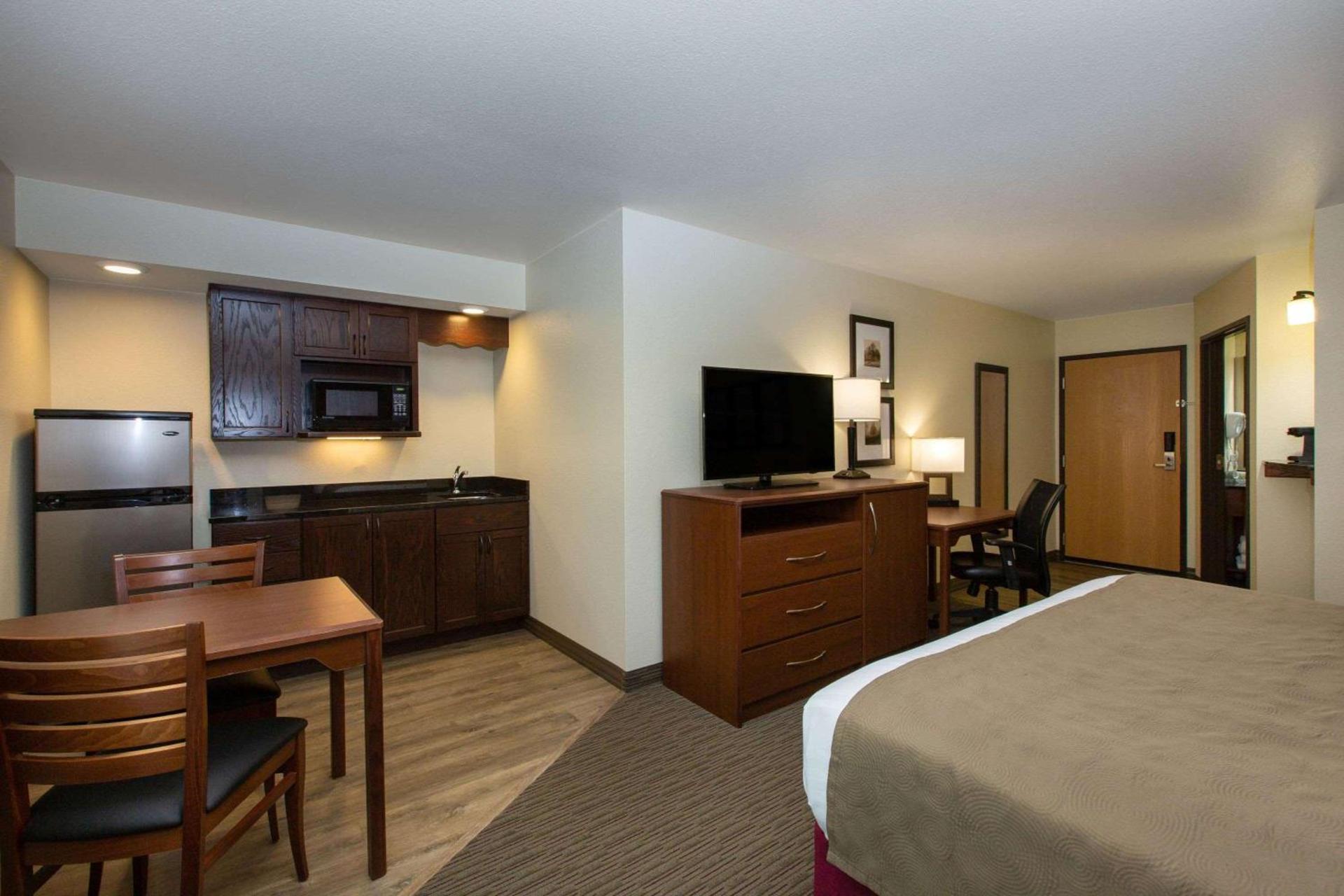 AmericInn by Wyndham Merrill photo 22