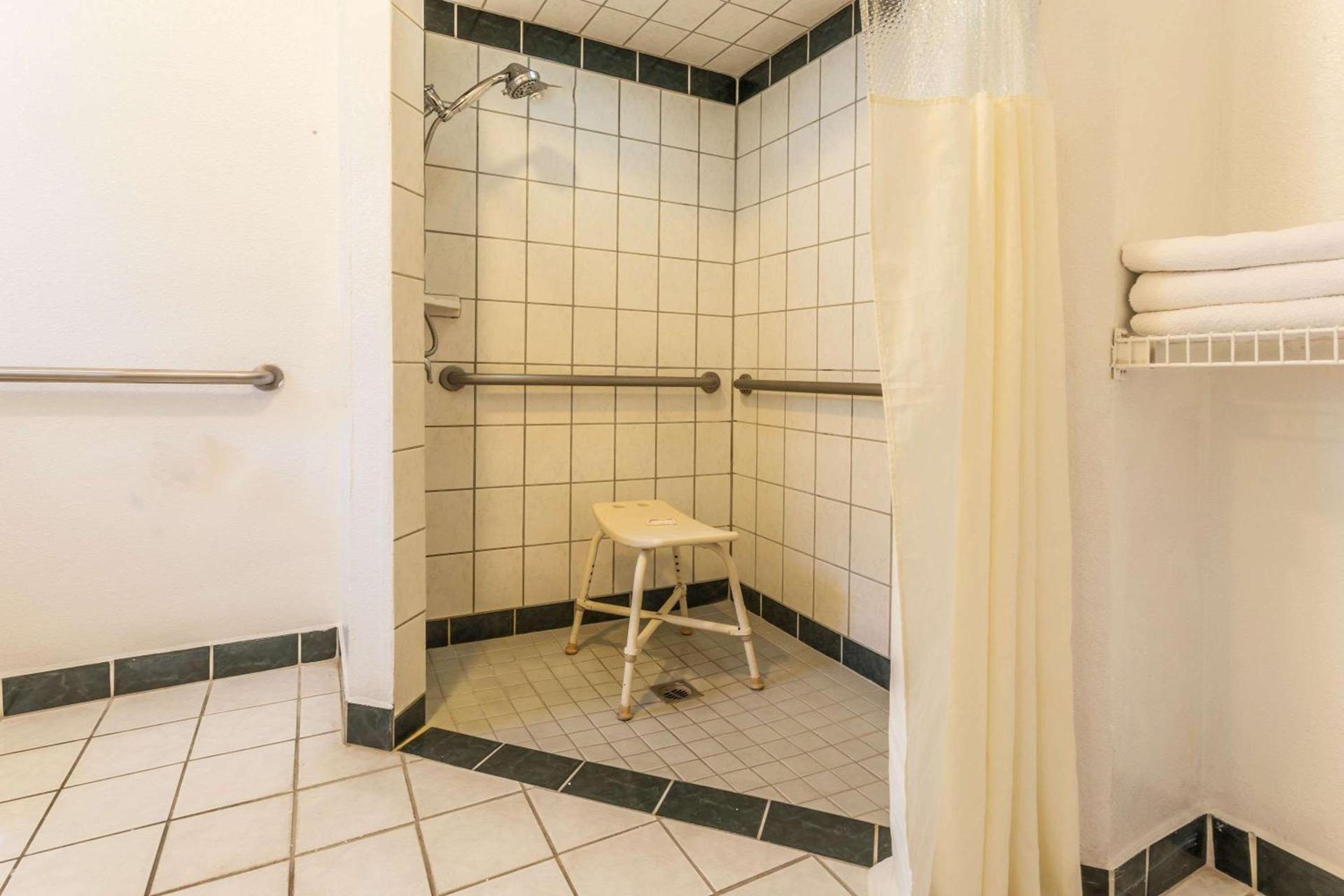 Signature Inn Merced Yosemite Parkway photo 29