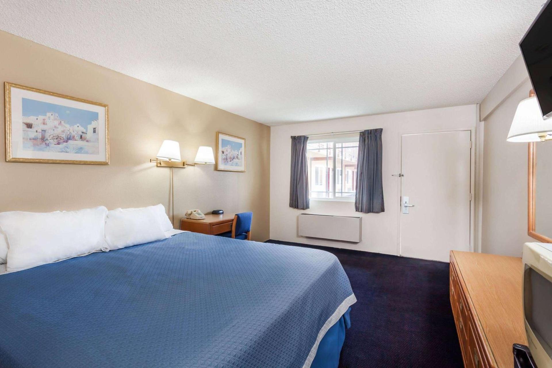 Days Inn by Wyndham Barstow photo 5