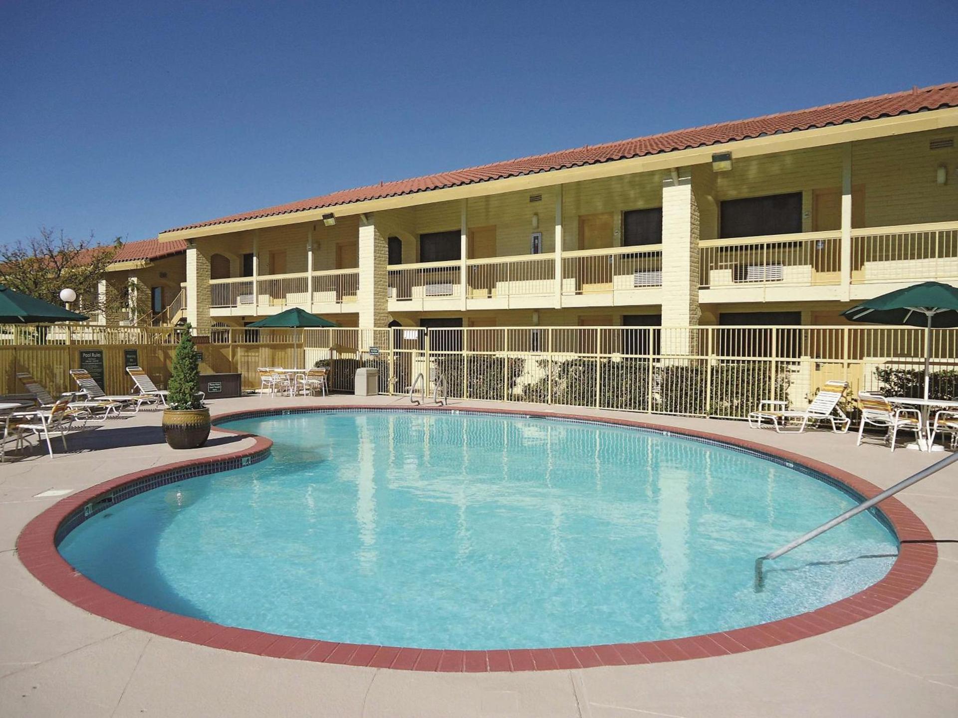 La Quinta Inn by Wyndham Albuquerque Northeast photo 7