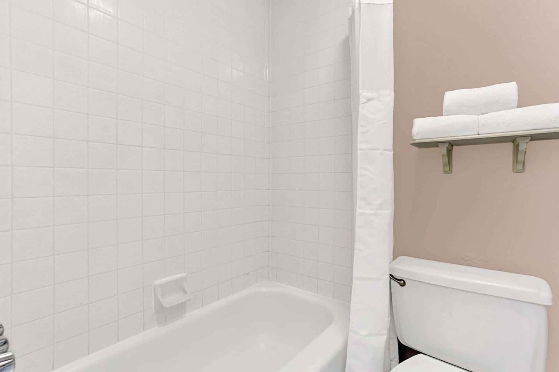 Days Inn by Wyndham Tucson City Center photo 3