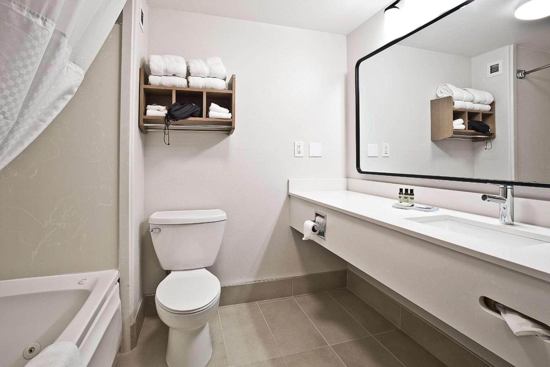 Hawthorn Suites by Wyndham-Oakland/Alameda photo 41