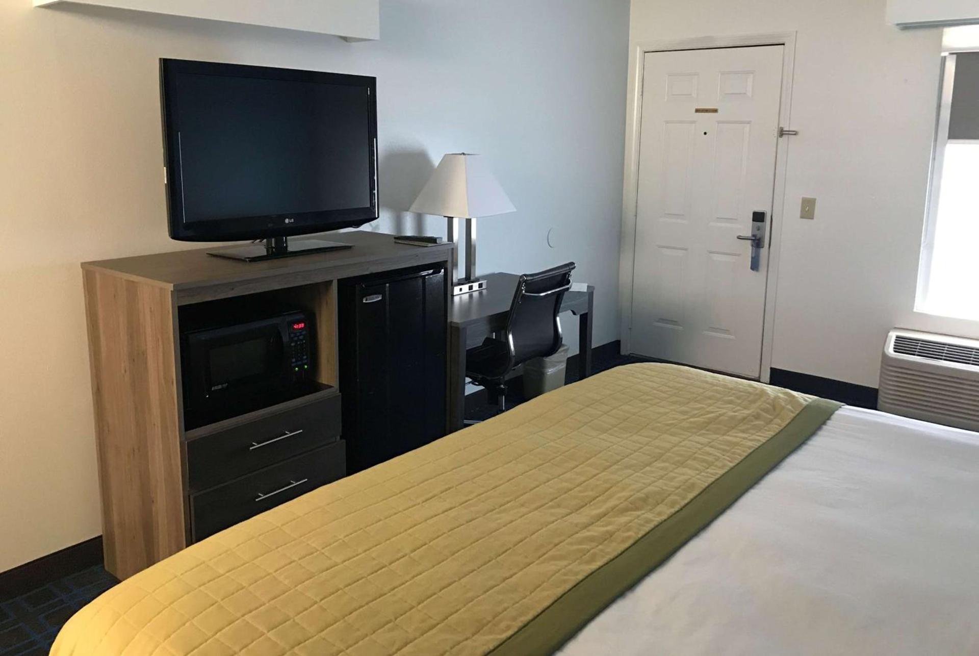 Baymont by Wyndham Anderson Clemson photo 18