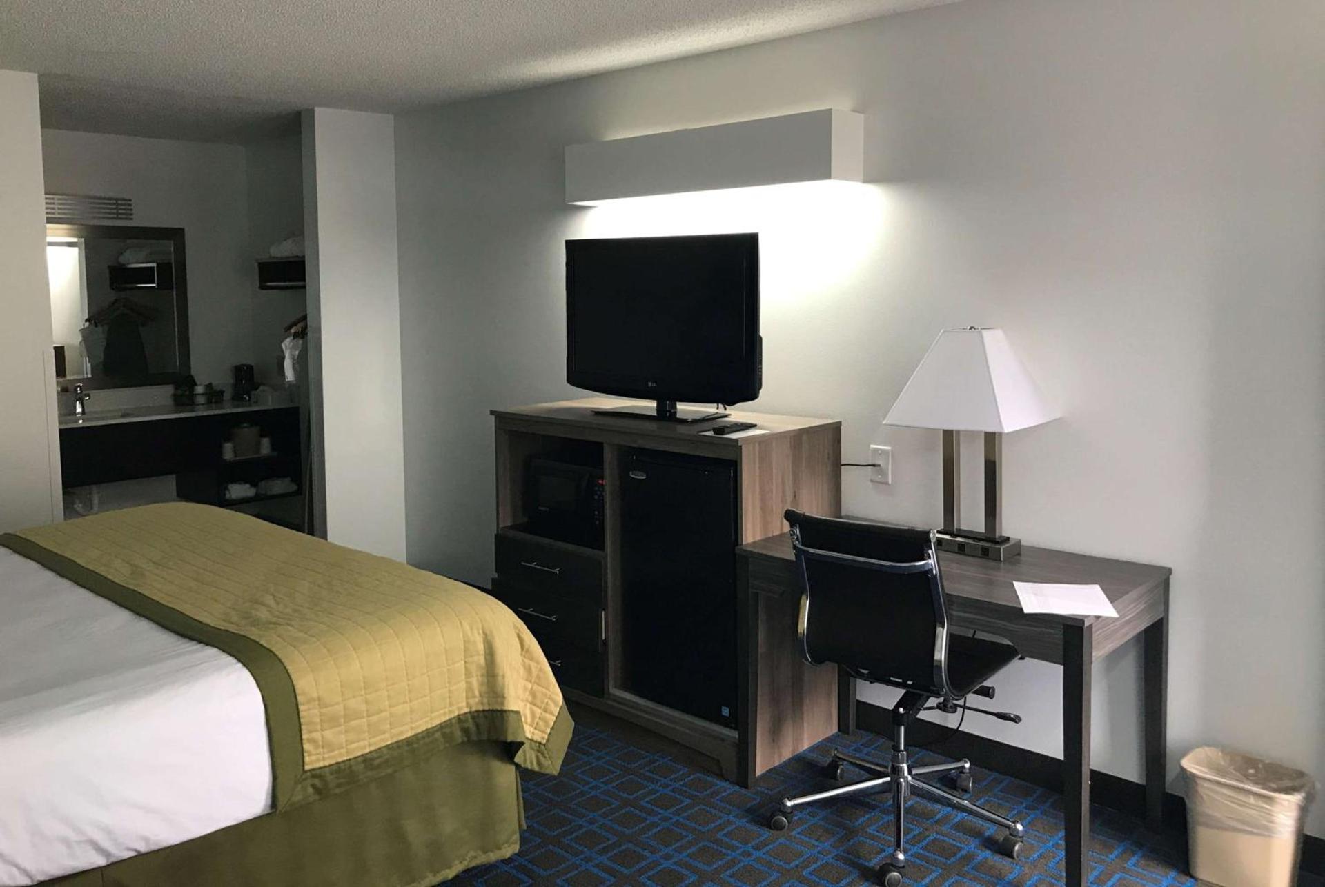 Baymont by Wyndham Anderson Clemson photo 19