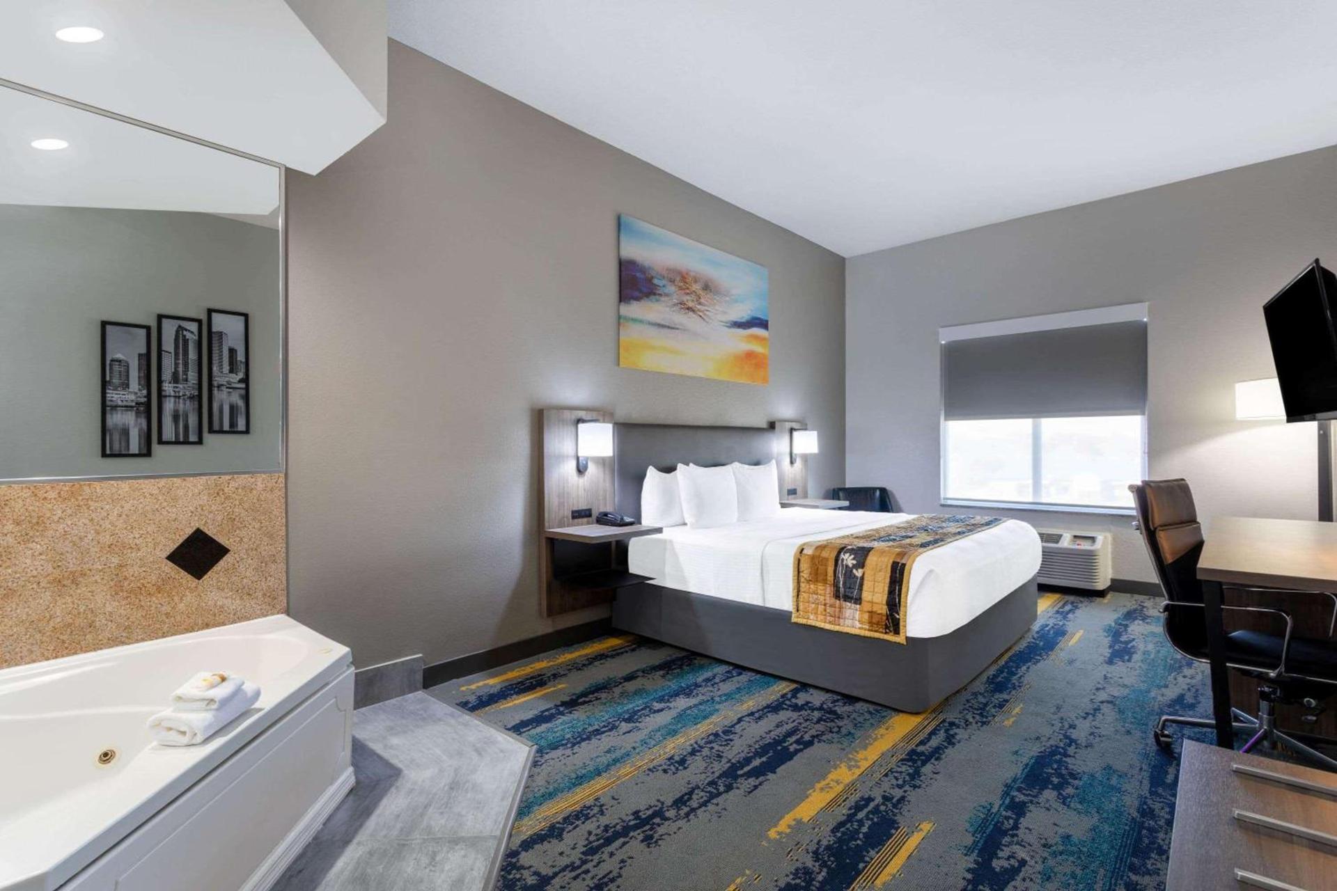 La Quinta by Wyndham Tampa Central photo 52