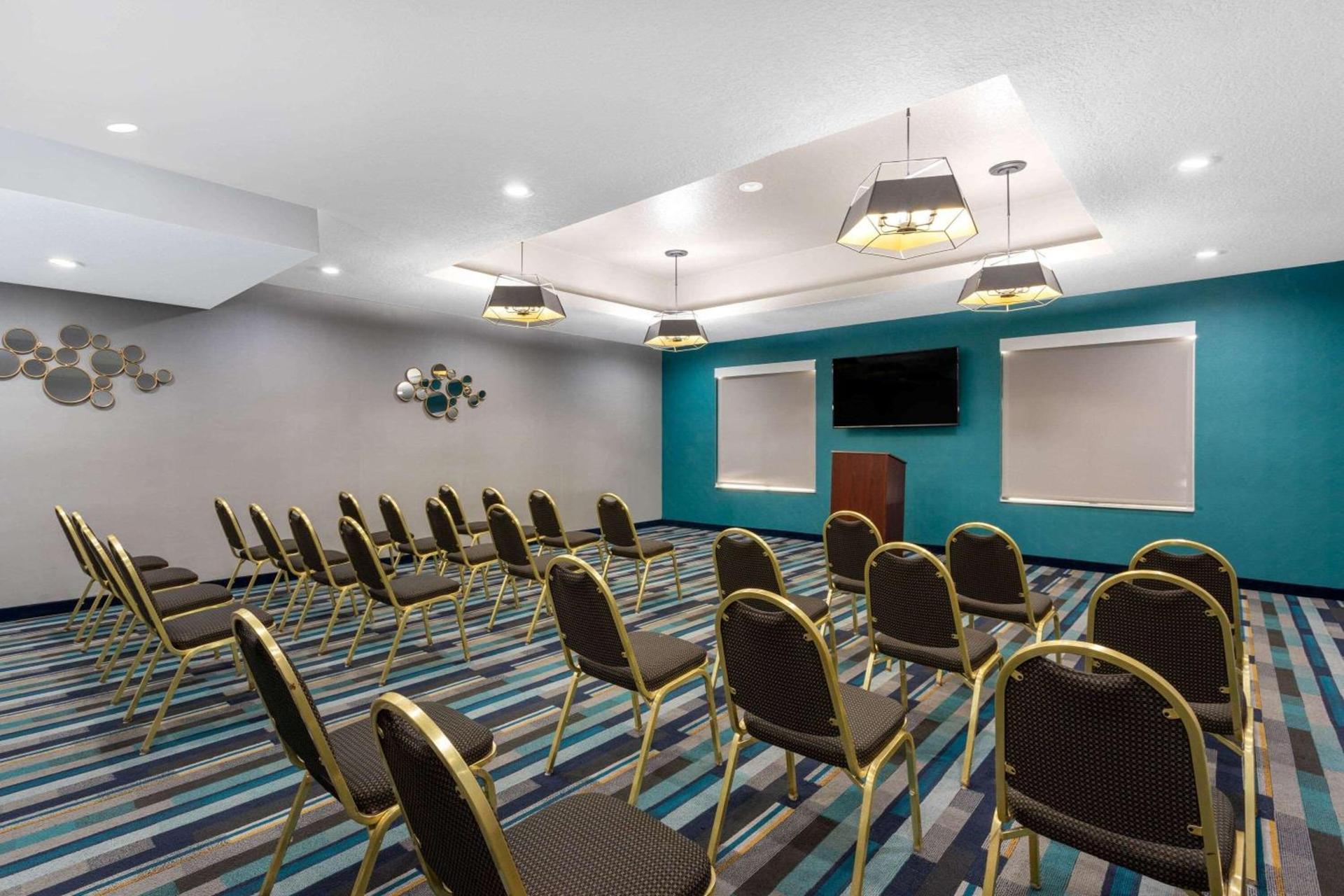 La Quinta by Wyndham Tampa Central photo 54