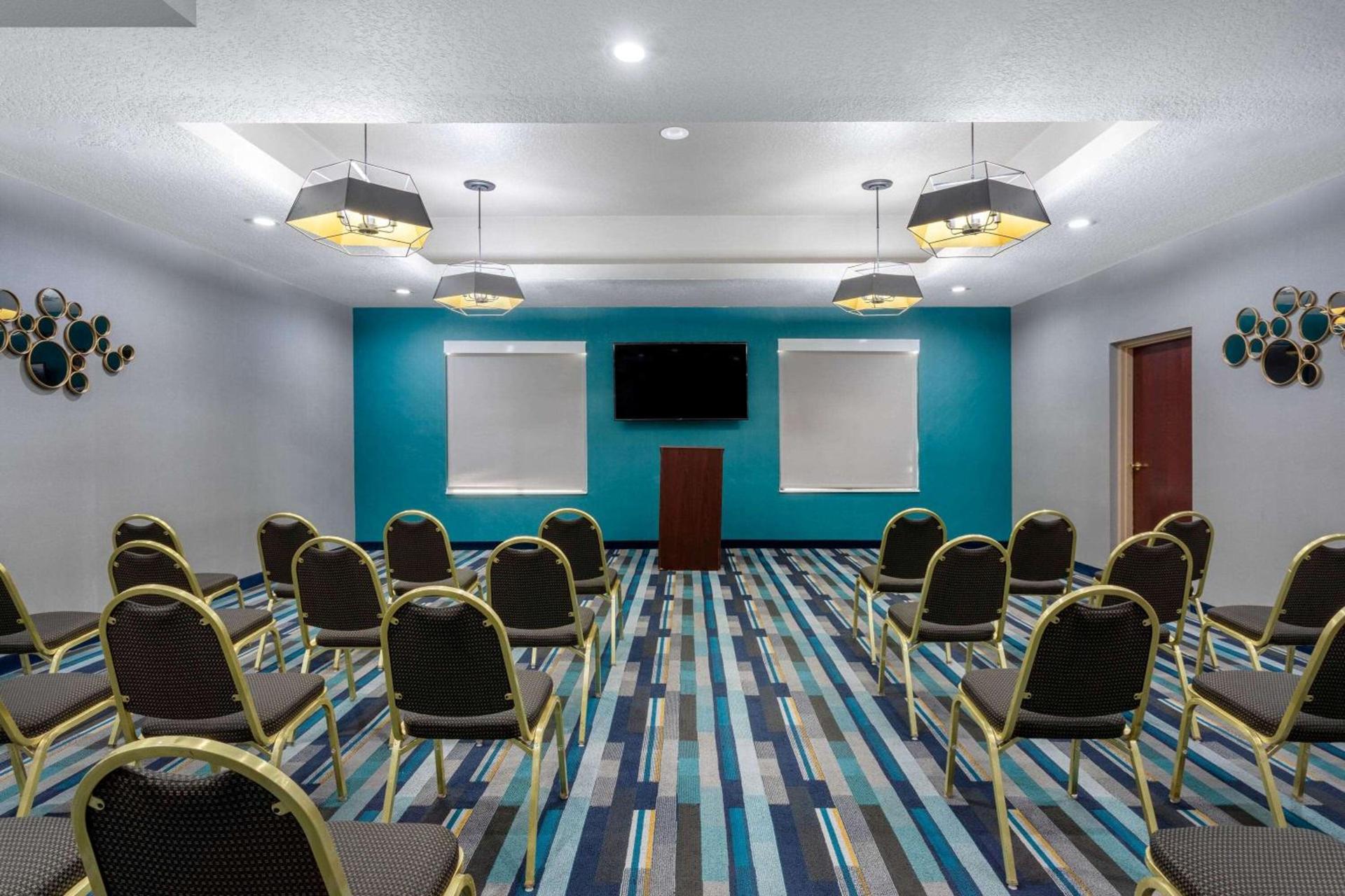 La Quinta by Wyndham Tampa Central photo 55