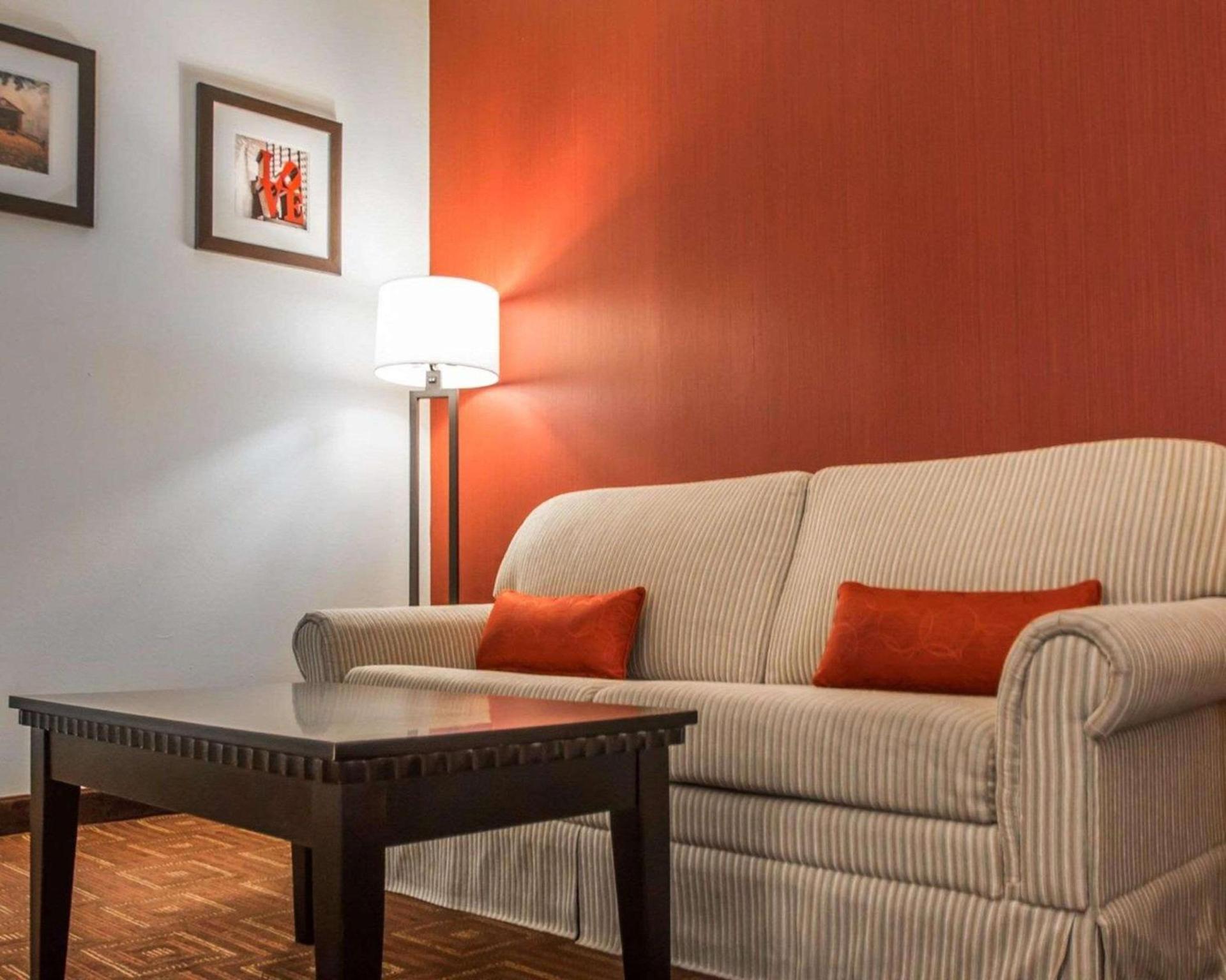 Quality Inn & Suites NJ State Capital Area photo 9