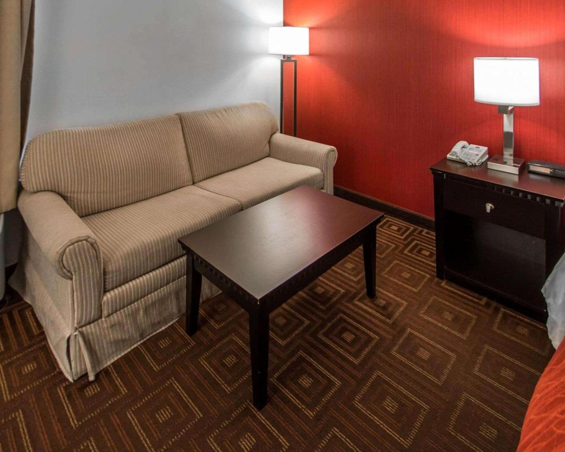 Quality Inn & Suites NJ State Capital Area photo 11