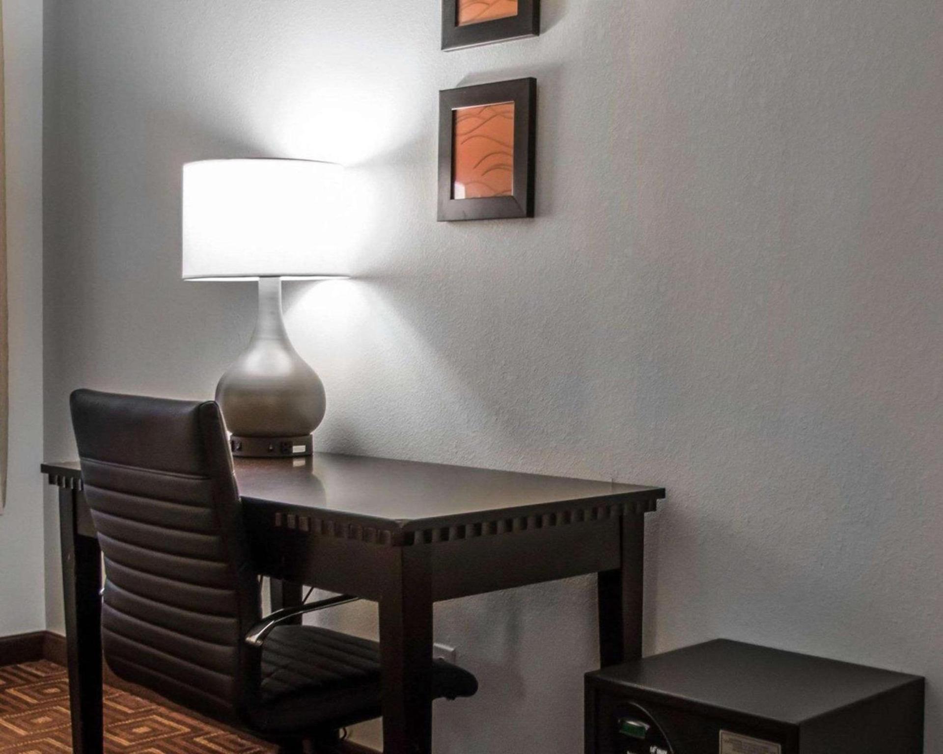 Quality Inn & Suites NJ State Capital Area photo 15