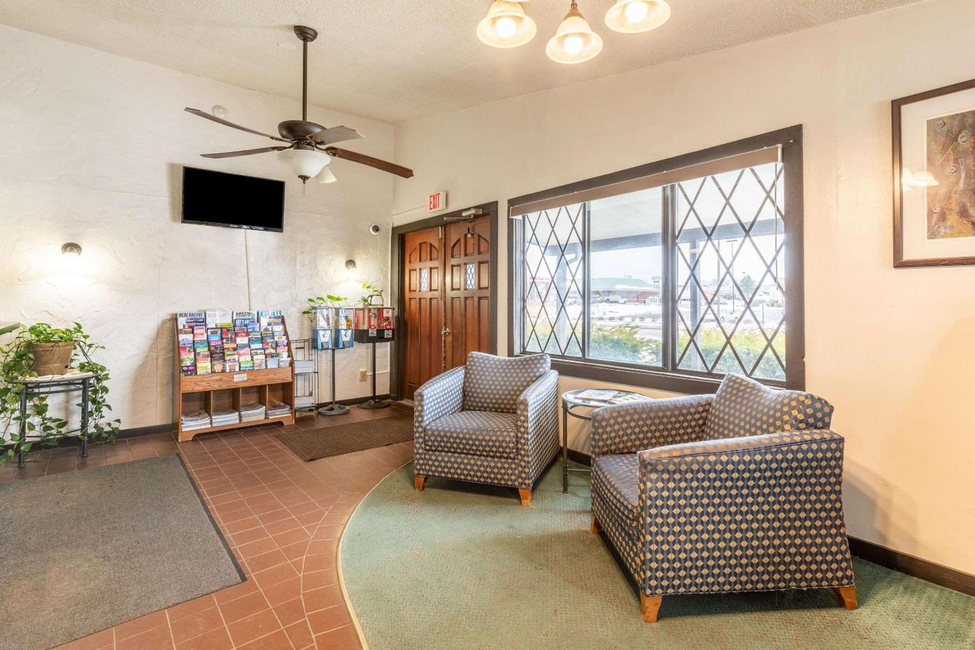 Value Inn Kenosha I-94 - Exit 344 — hotel in Pleasant Prairie