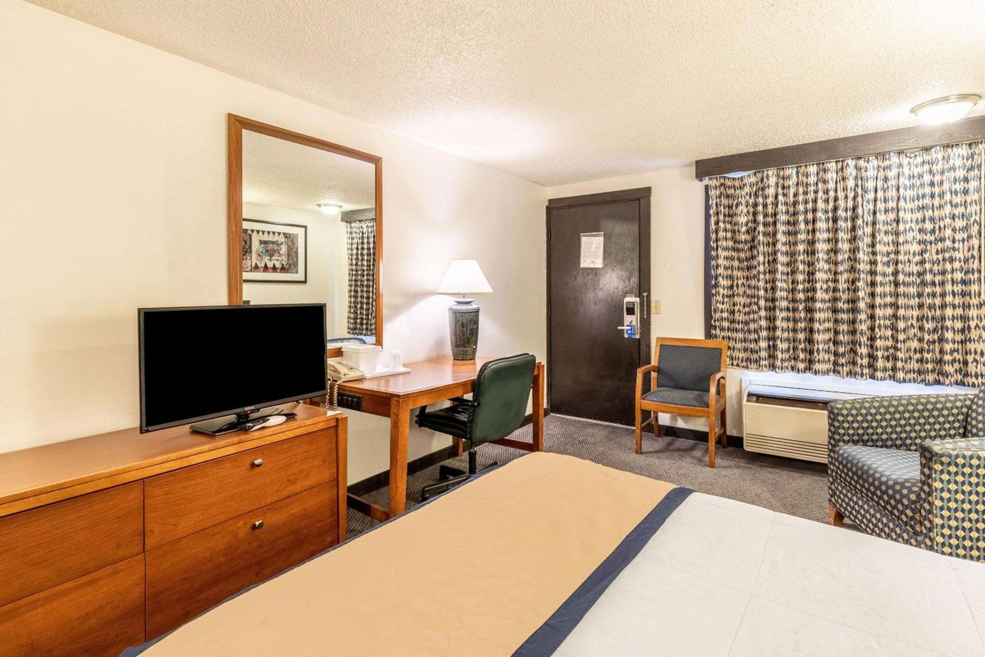 Value Inn Kenosha I-94 - Exit 344 photo 23