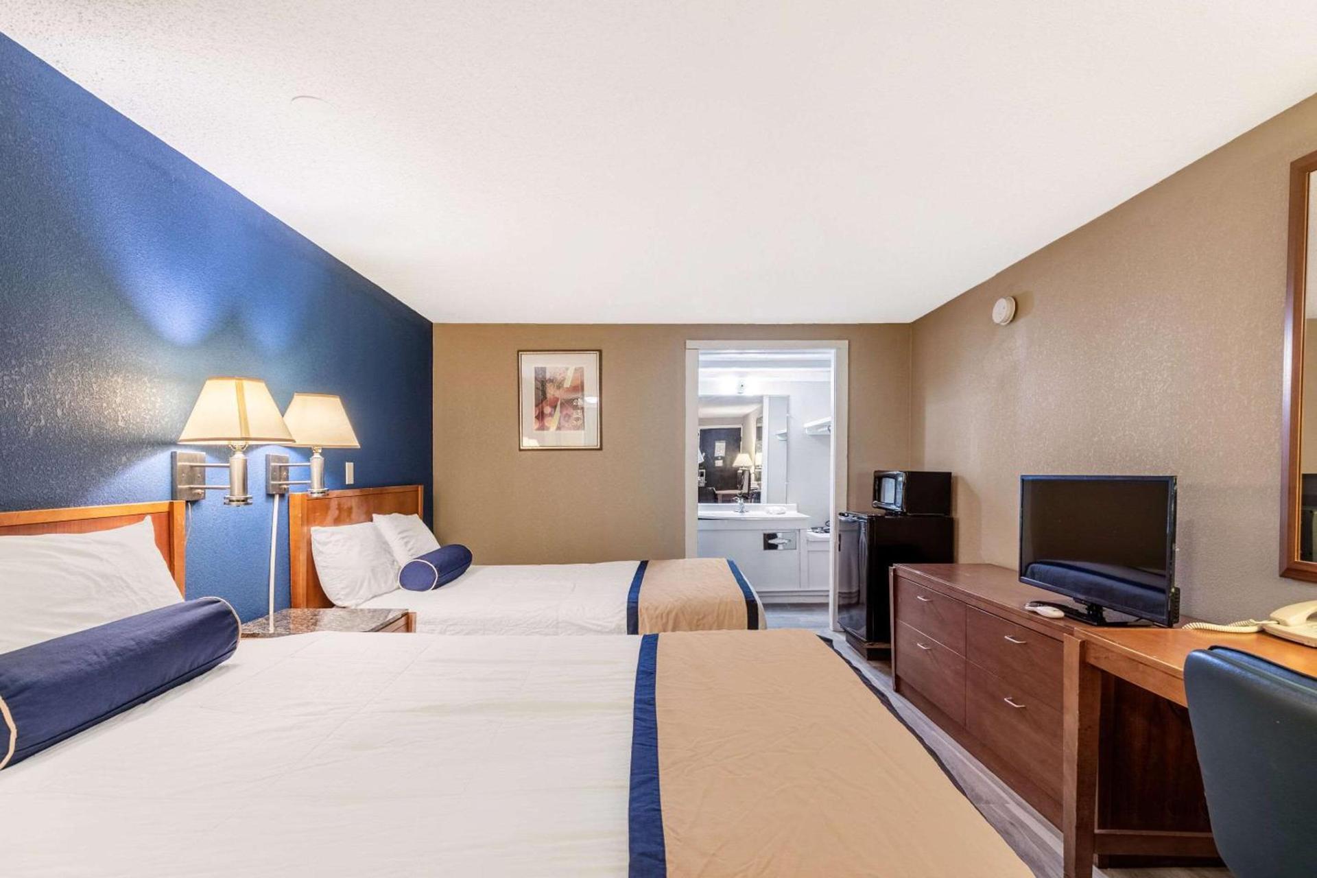 Value Inn Kenosha I-94 - Exit 344 photo 24