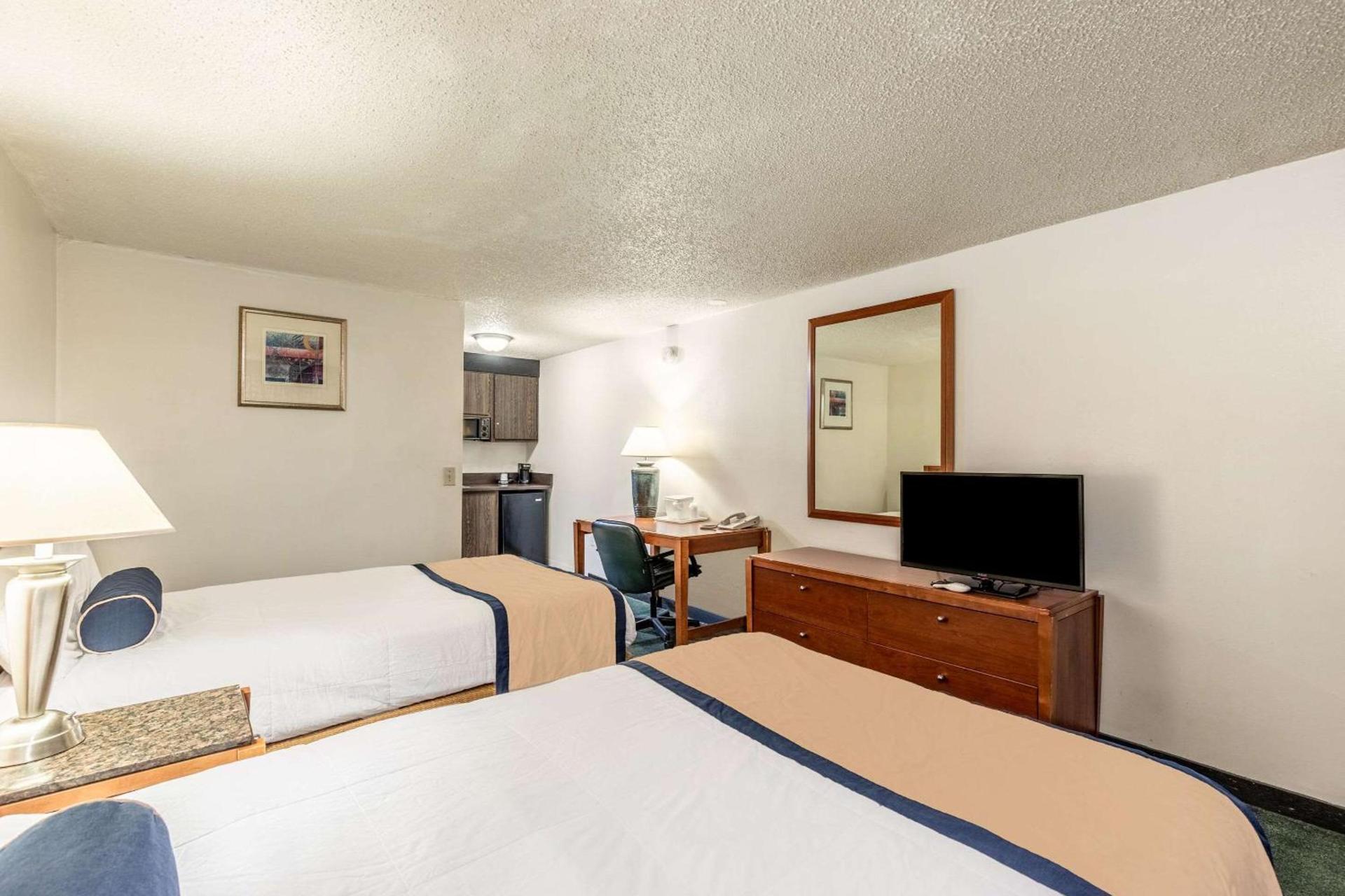 Value Inn Kenosha I-94 - Exit 344 photo 21