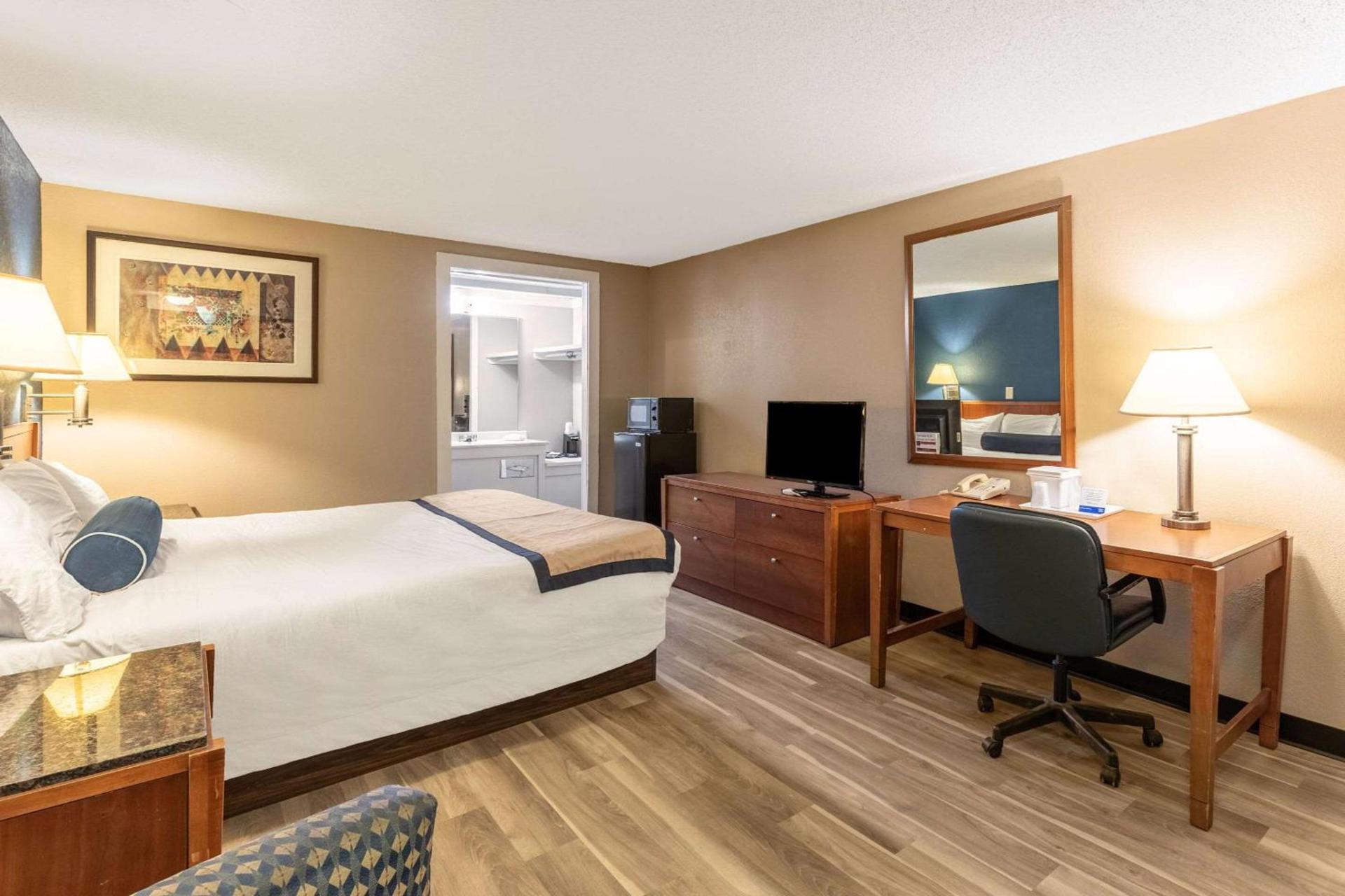 Value Inn Kenosha I-94 - Exit 344 photo 18