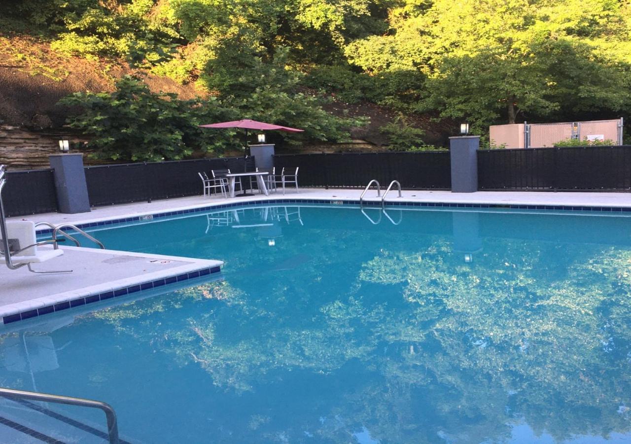 Comfort Suites Nashville Airport - BNA photo 56