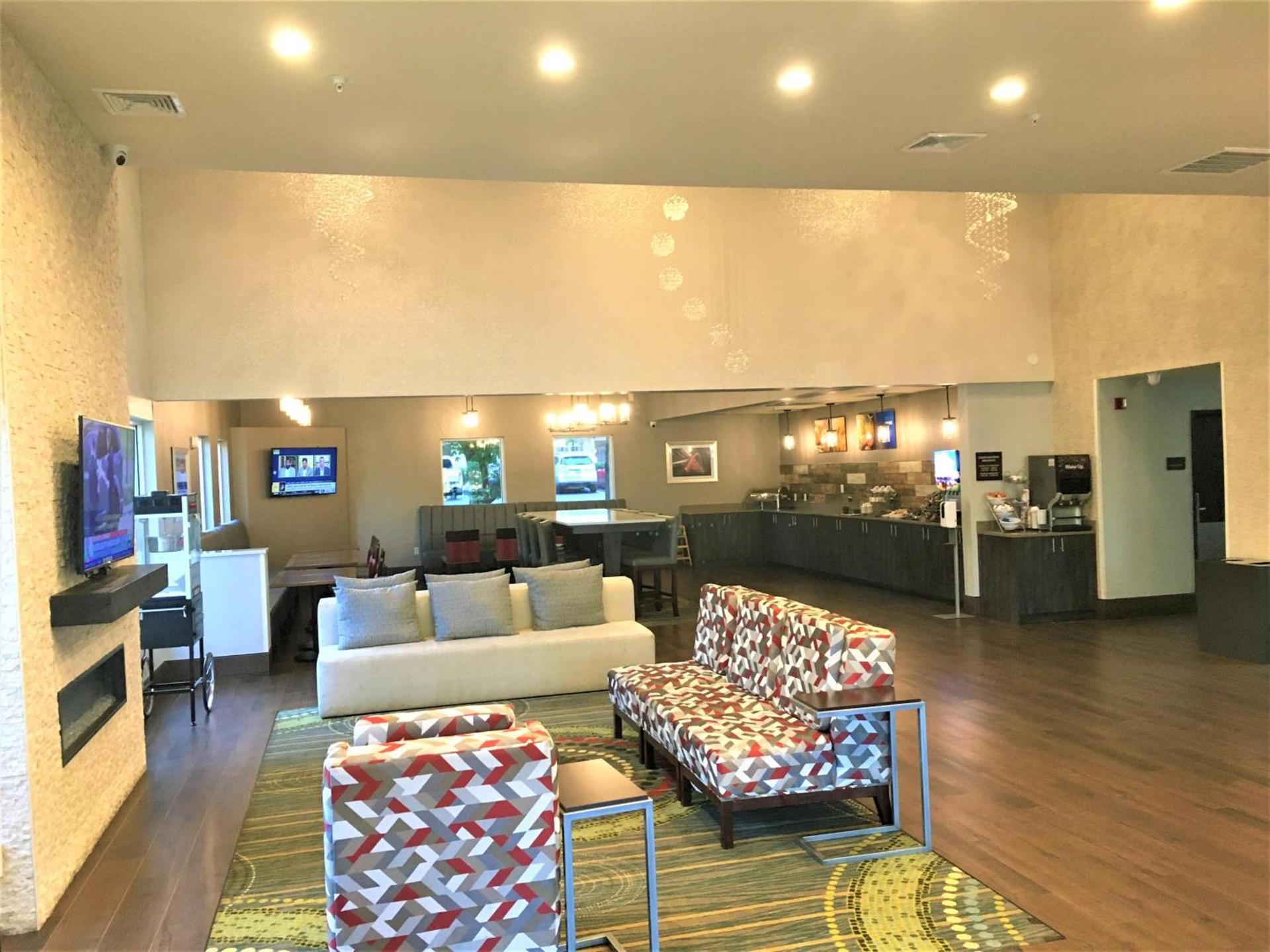 Comfort Suites Nashville Airport - BNA photo 52