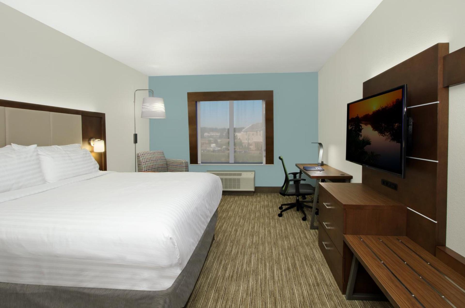 Holiday Inn Express & Suites Columbus North by IHG photo 23
