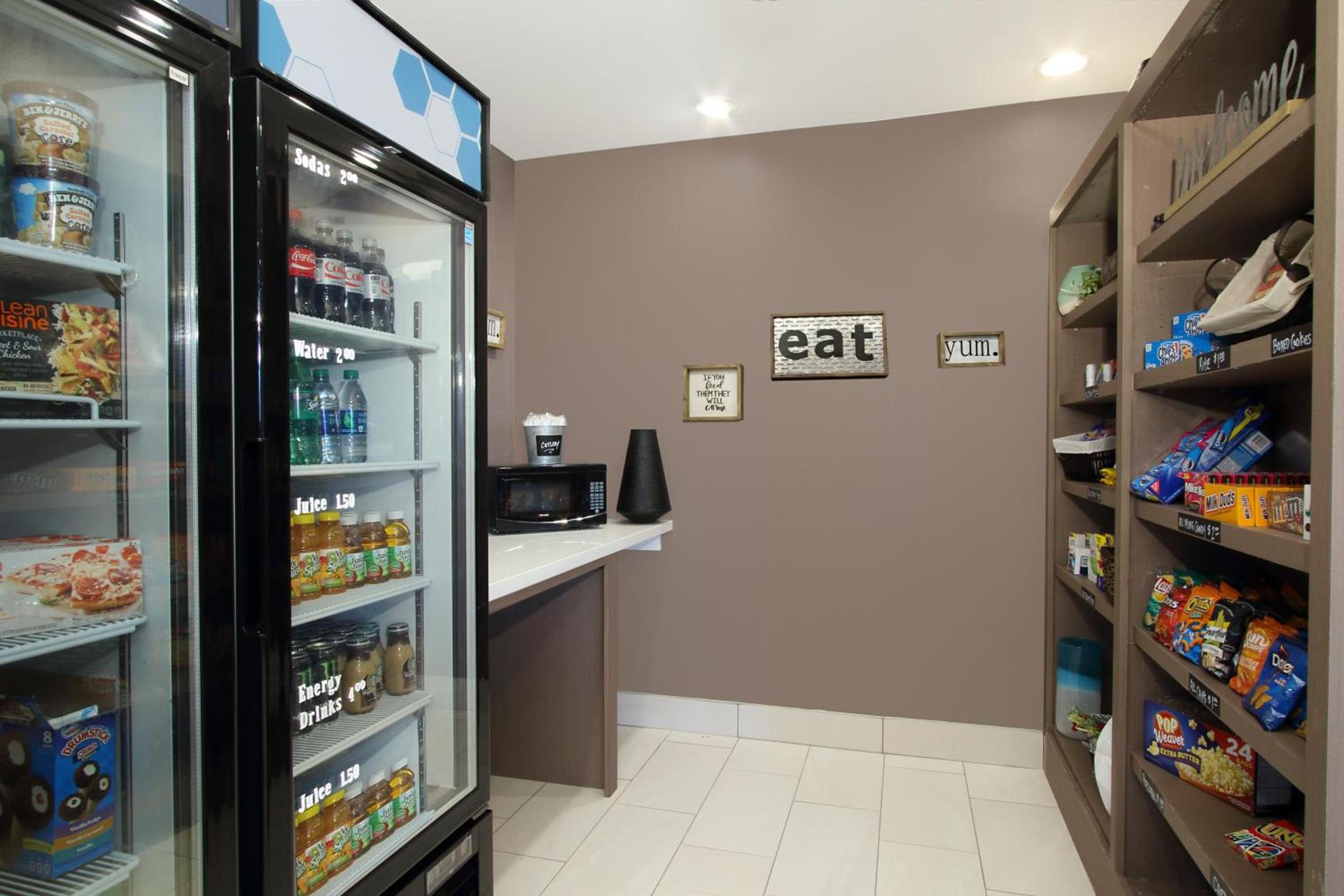 Holiday Inn Express & Suites Columbus North by IHG photo 11