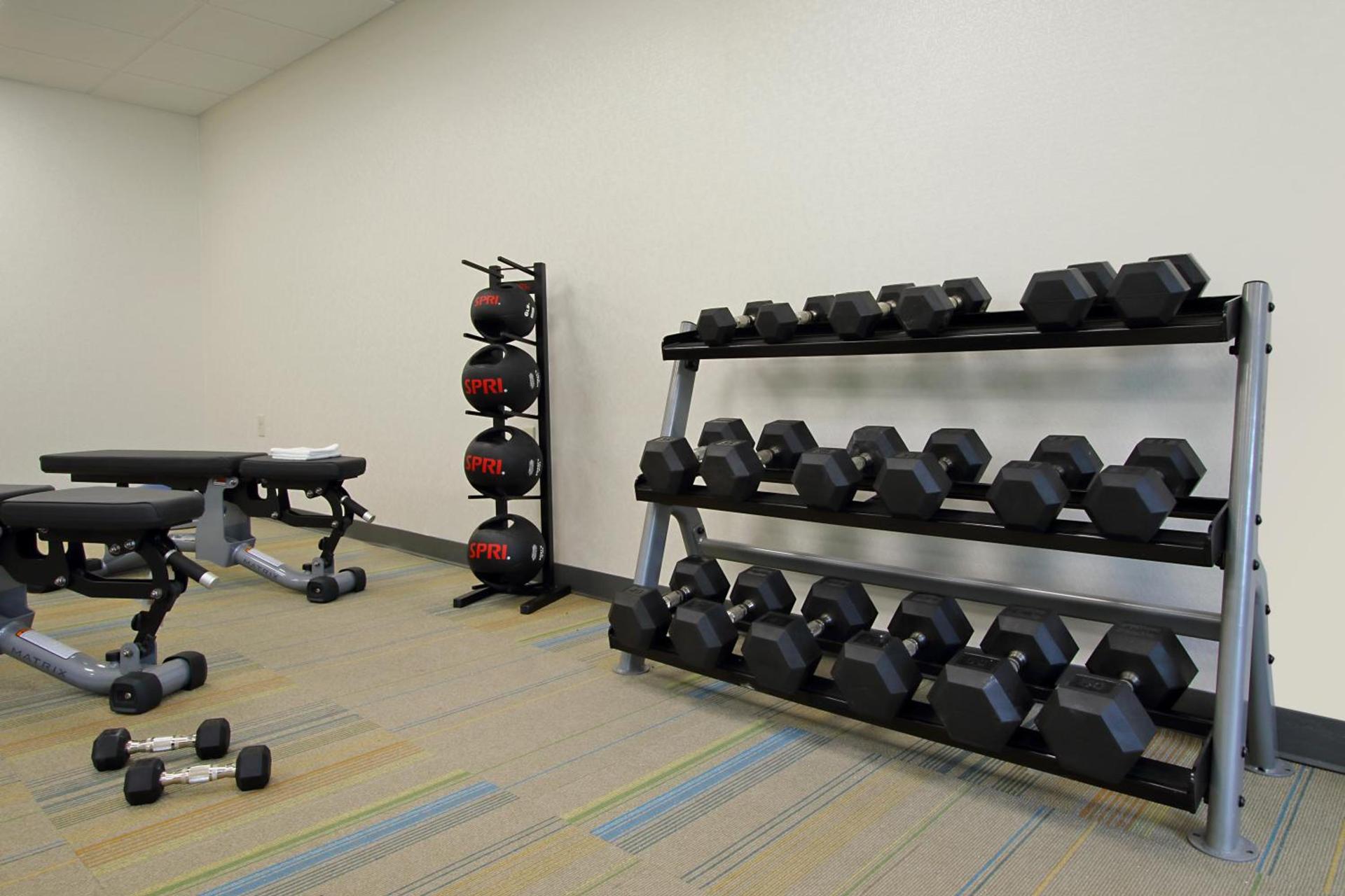 Holiday Inn Express & Suites Columbus North by IHG photo 7