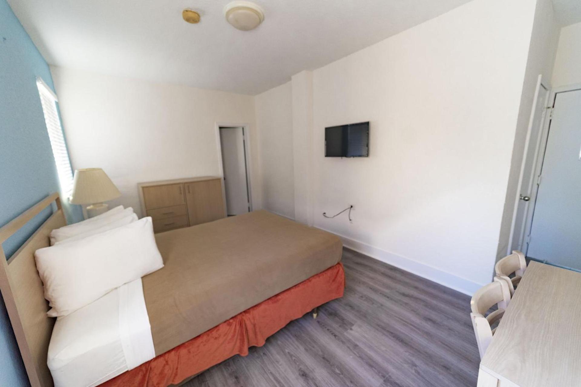 Broadmore Miami Beach photo 39