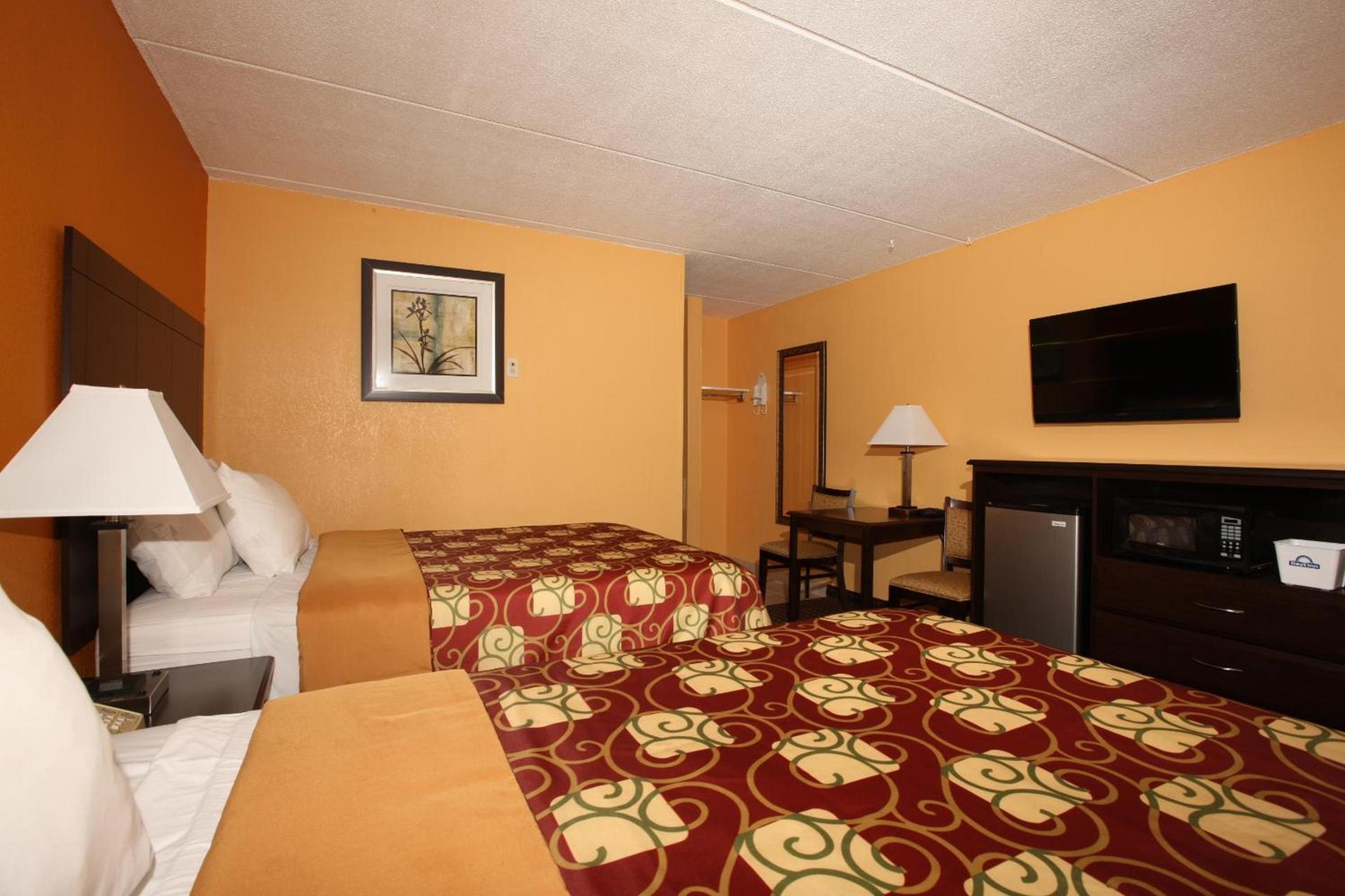 BLUE SKY INN Glens Falls-Saratoga-Lake George photo 12