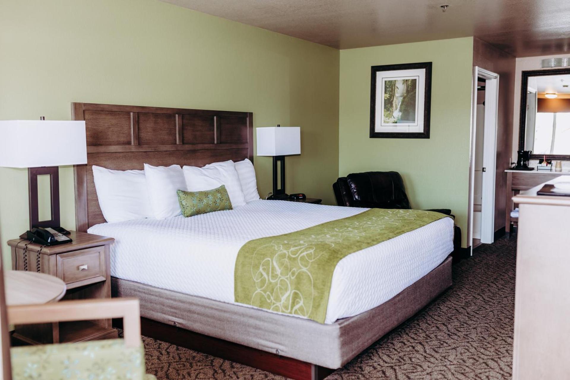 Pacific Inn Motel photo 8