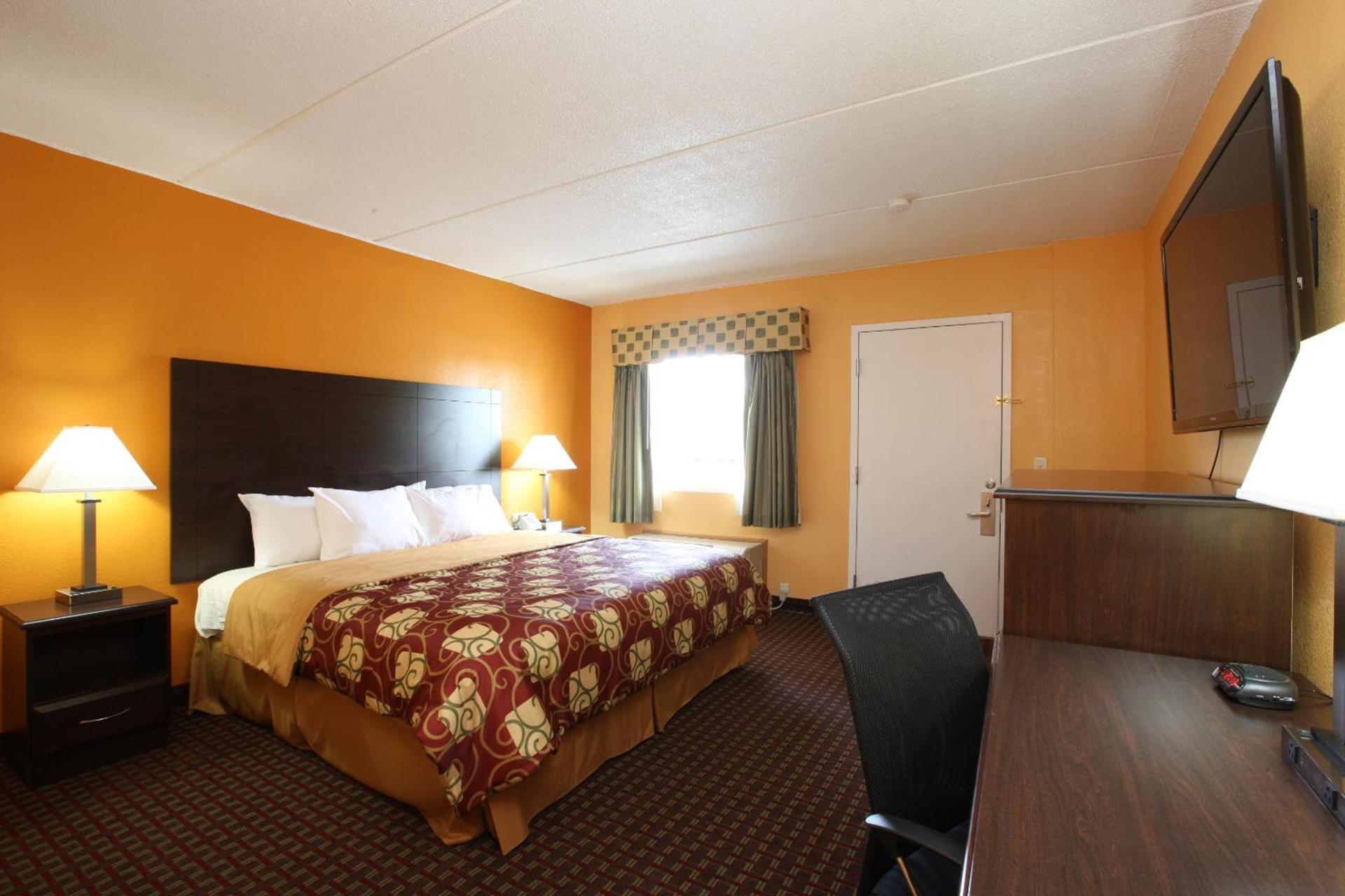 BLUE SKY INN Glens Falls-Saratoga-Lake George photo 7