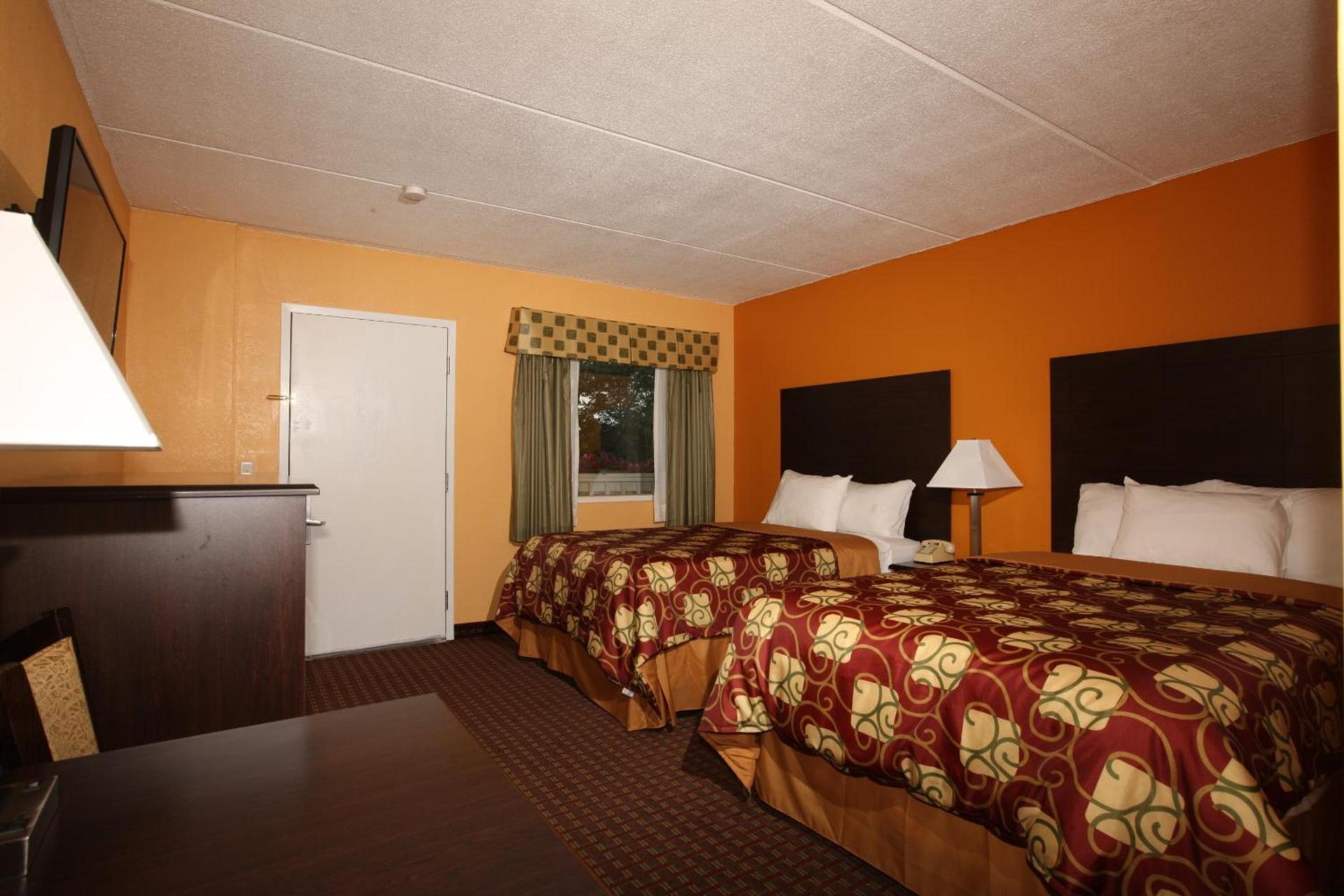 BLUE SKY INN Glens Falls-Saratoga-Lake George photo 10