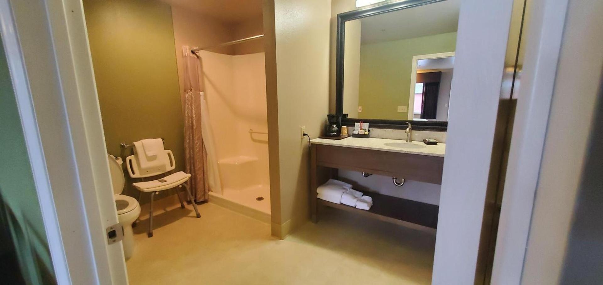 Pacific Inn Motel photo 6