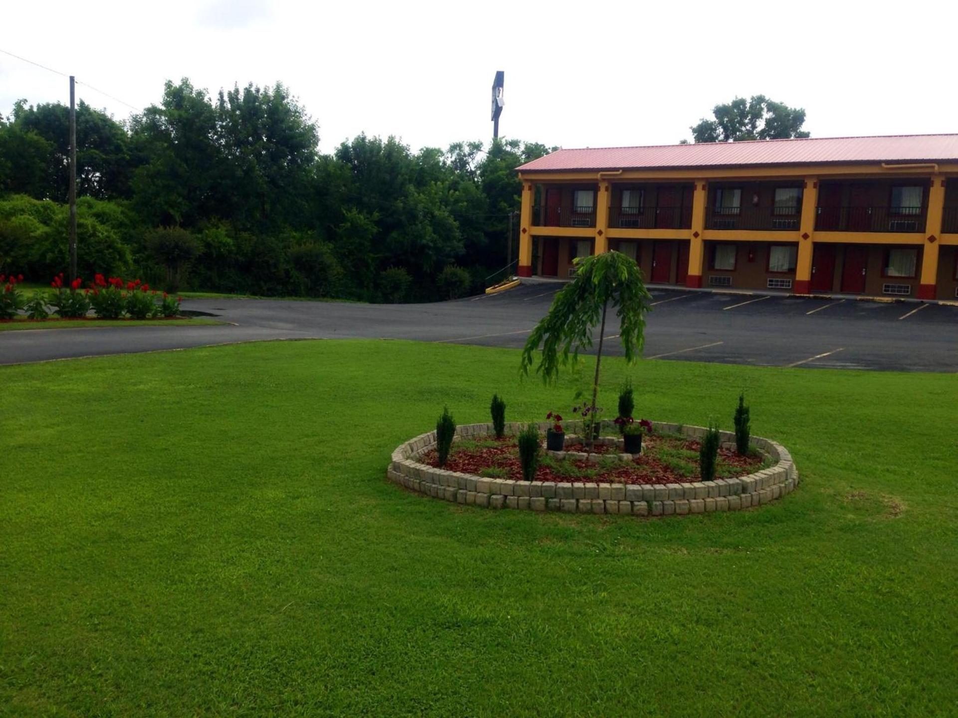 Duffys Motel - Calhoun photo 2