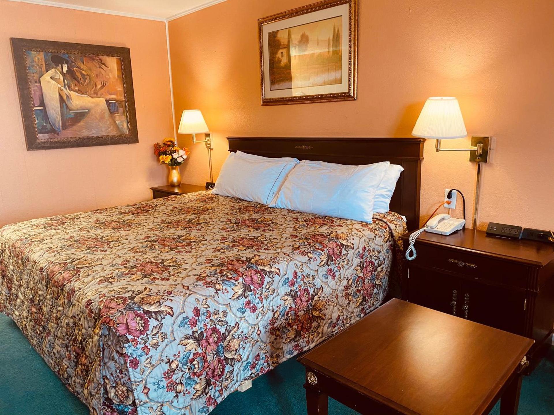 Gateway Inn photo 14