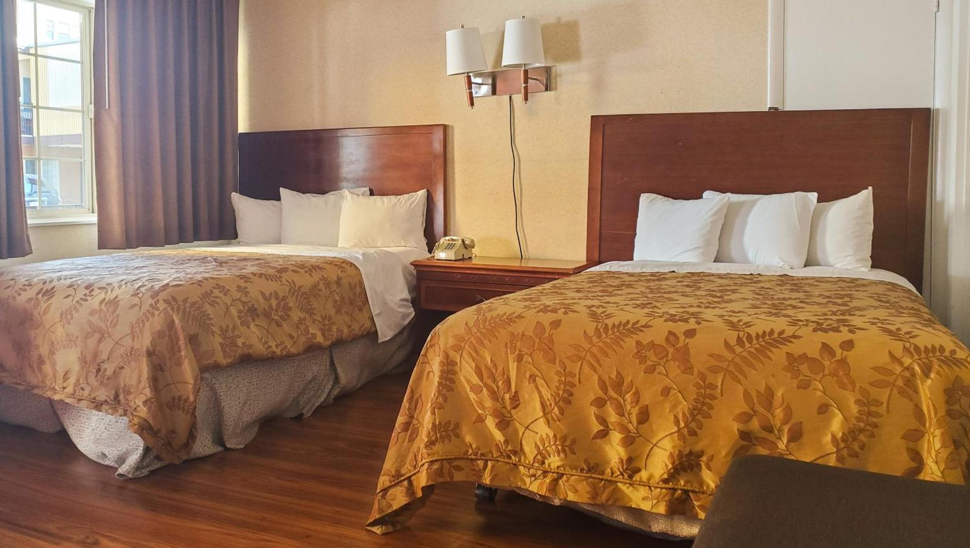 Pacific Heights Inn photo 13