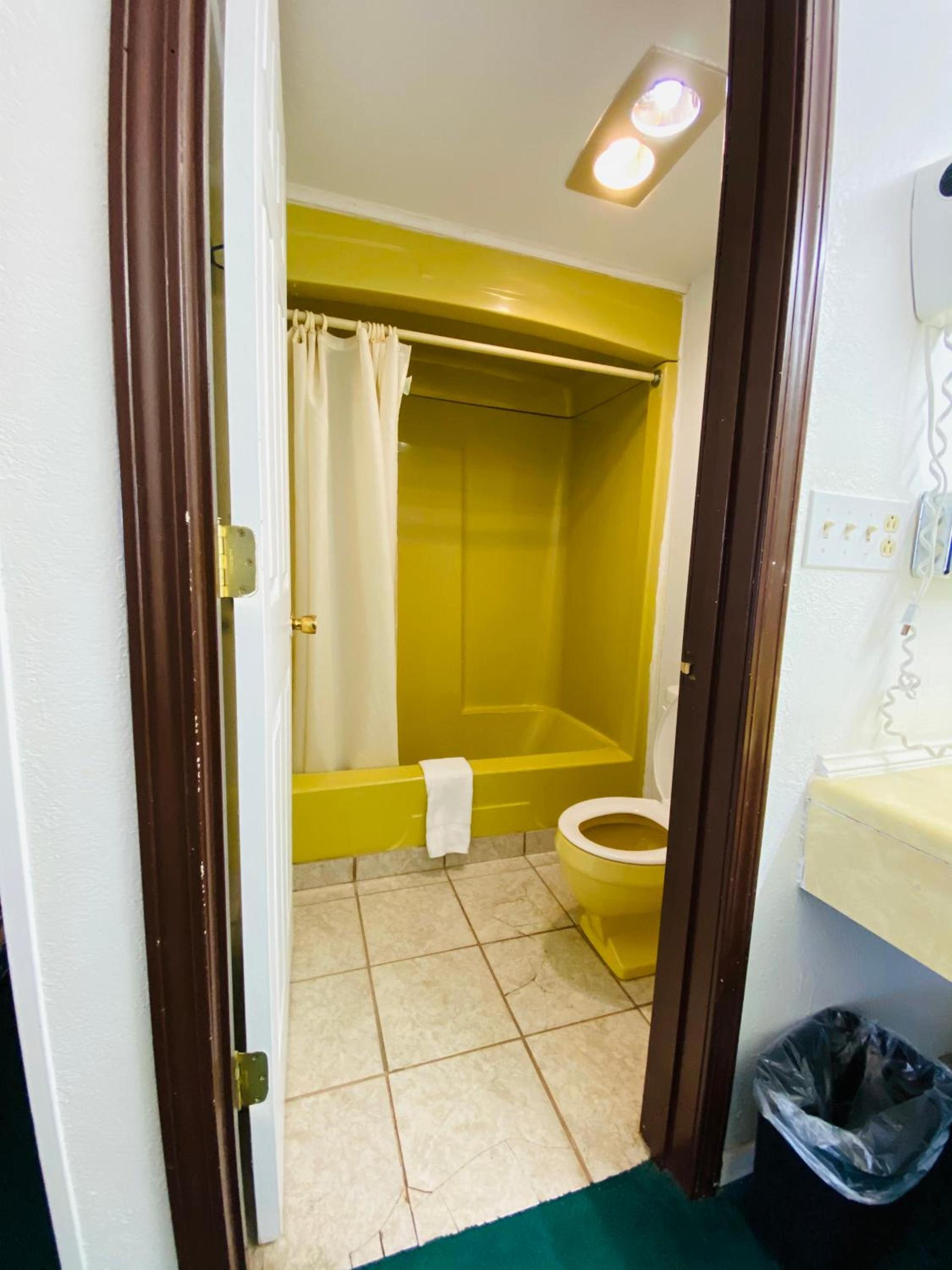 Gateway Inn photo 10
