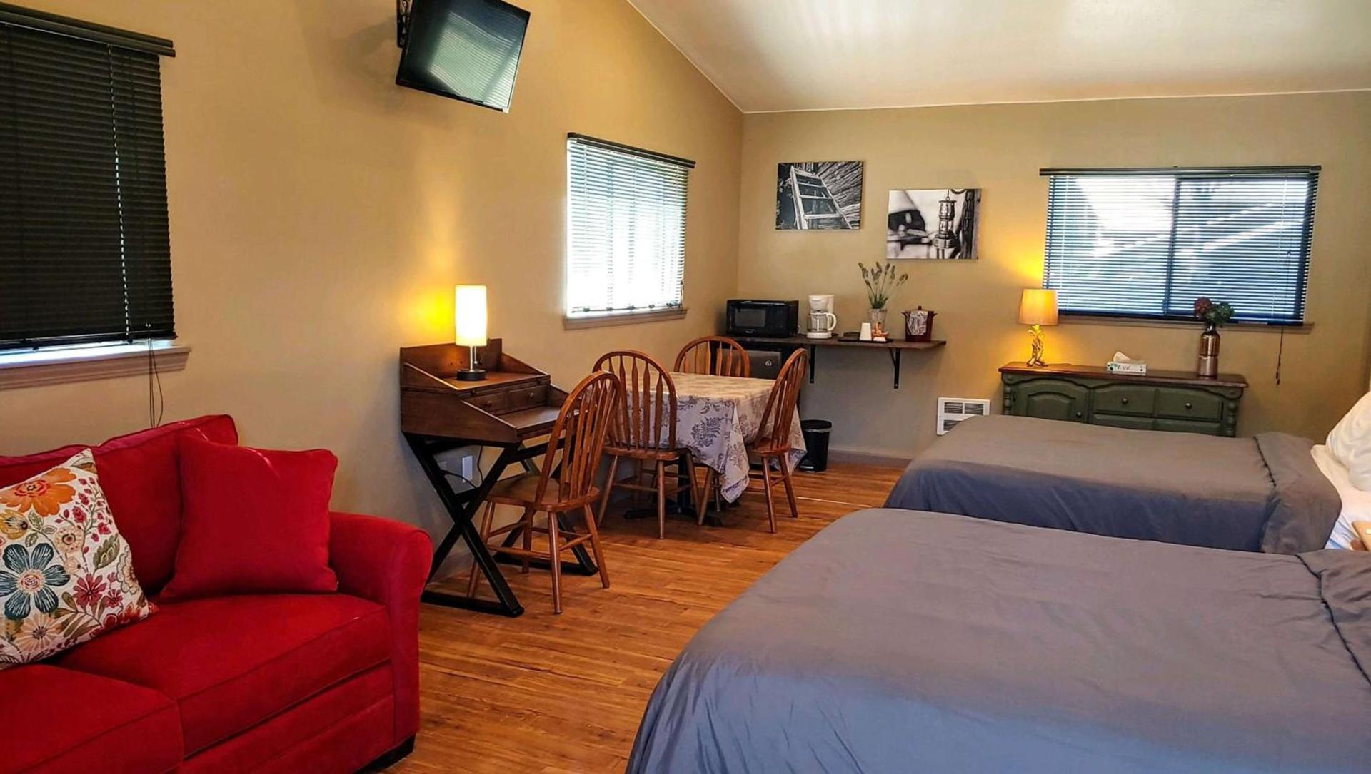 Dodge Peak Lodge photo 11