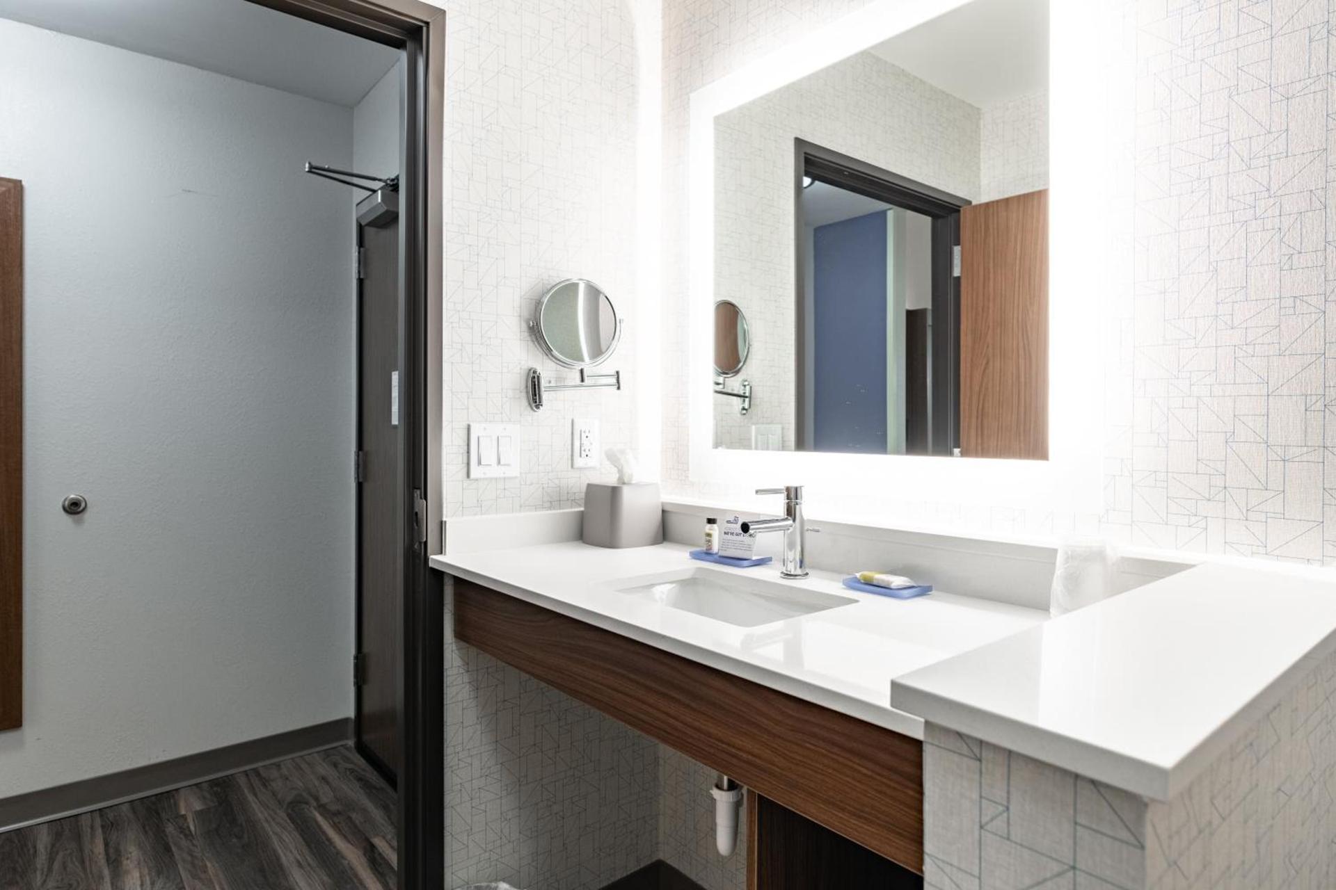 Holiday Inn Express & Suites - Moundsville by IHG photo 41