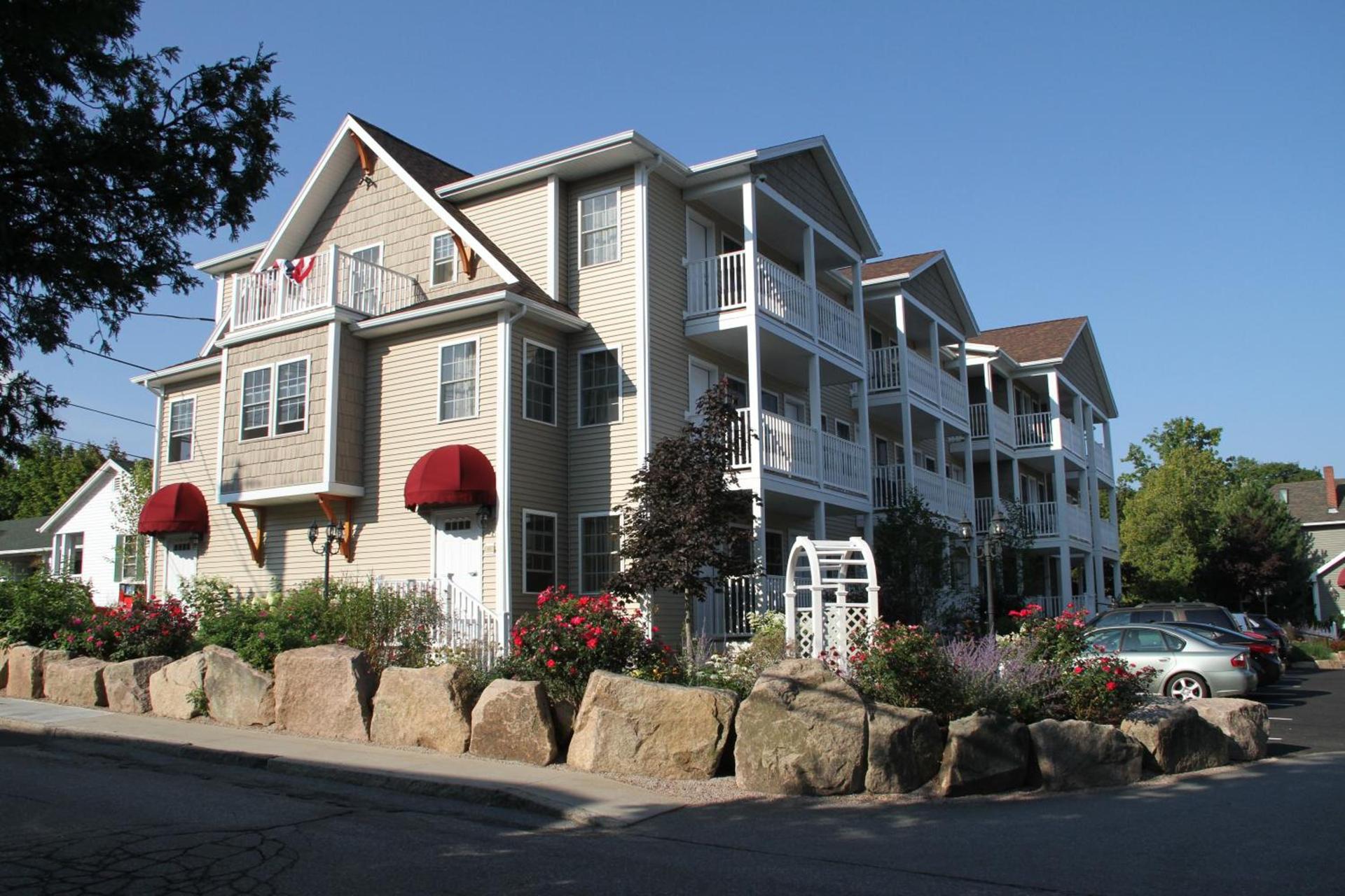 Bar Harbor Manor photo 17