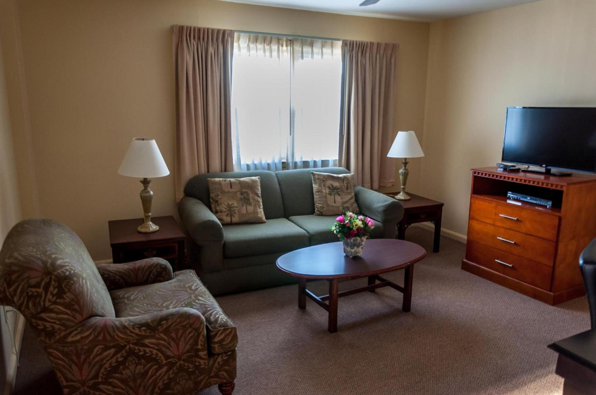 Point Pleasant Manor photo 11