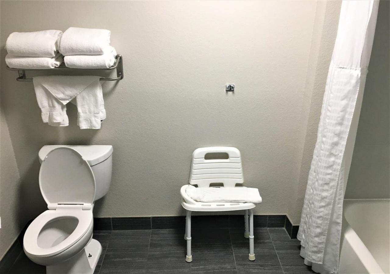Comfort Suites Nashville Airport - BNA photo 59