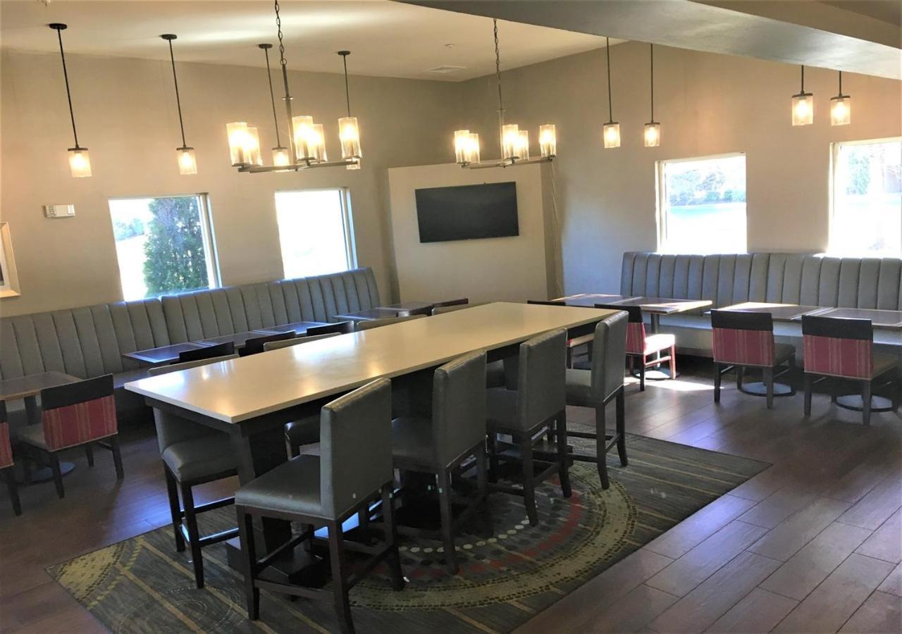 Comfort Suites Nashville Airport - BNA photo 53