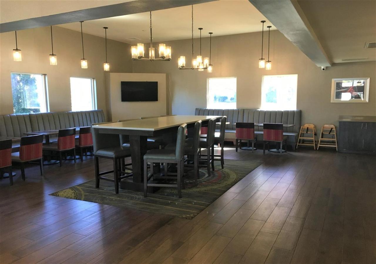 Comfort Suites Nashville Airport - BNA photo 54